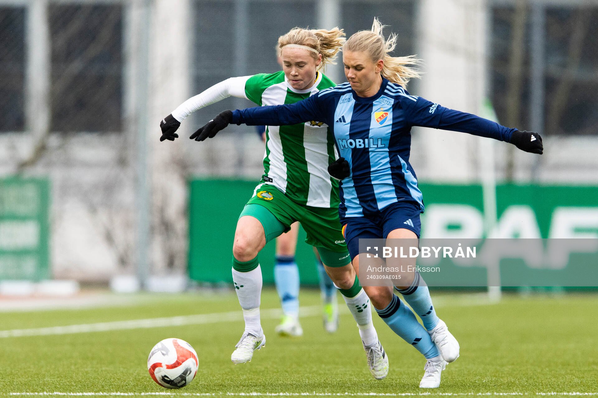 Hammarbys Julie Blakstad och Djurgårdens Nellie Lilja