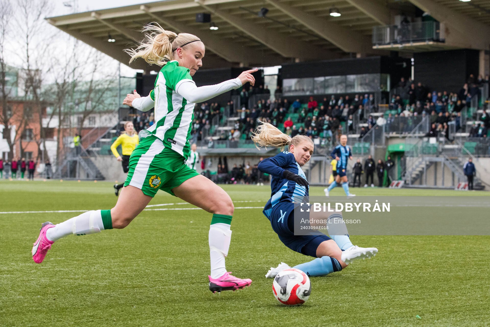 Hammarbys Stina Lennartsson och Djurgårdens Nellie Lilja