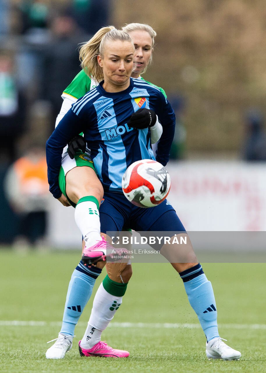 Djurgårdens Tove Almqvist och Hammarbys Jonna Andersson