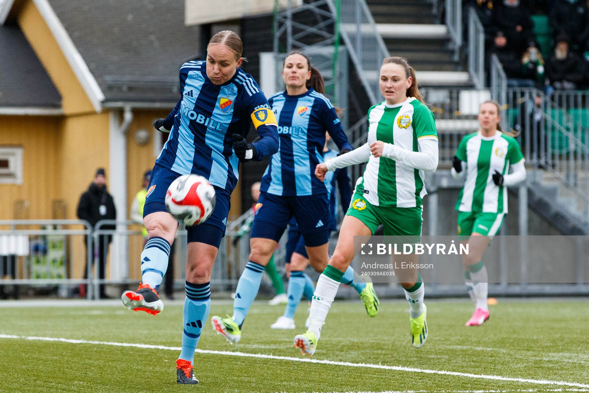 Djurgårdens Matilda Plan rensar undan bollen