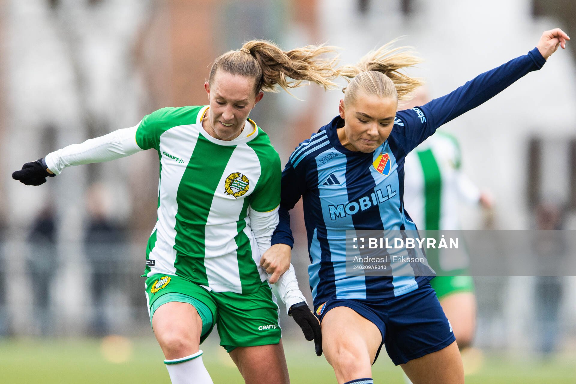 Hammarbys Julia Roddar och Djurgårdens Nellie Lilja