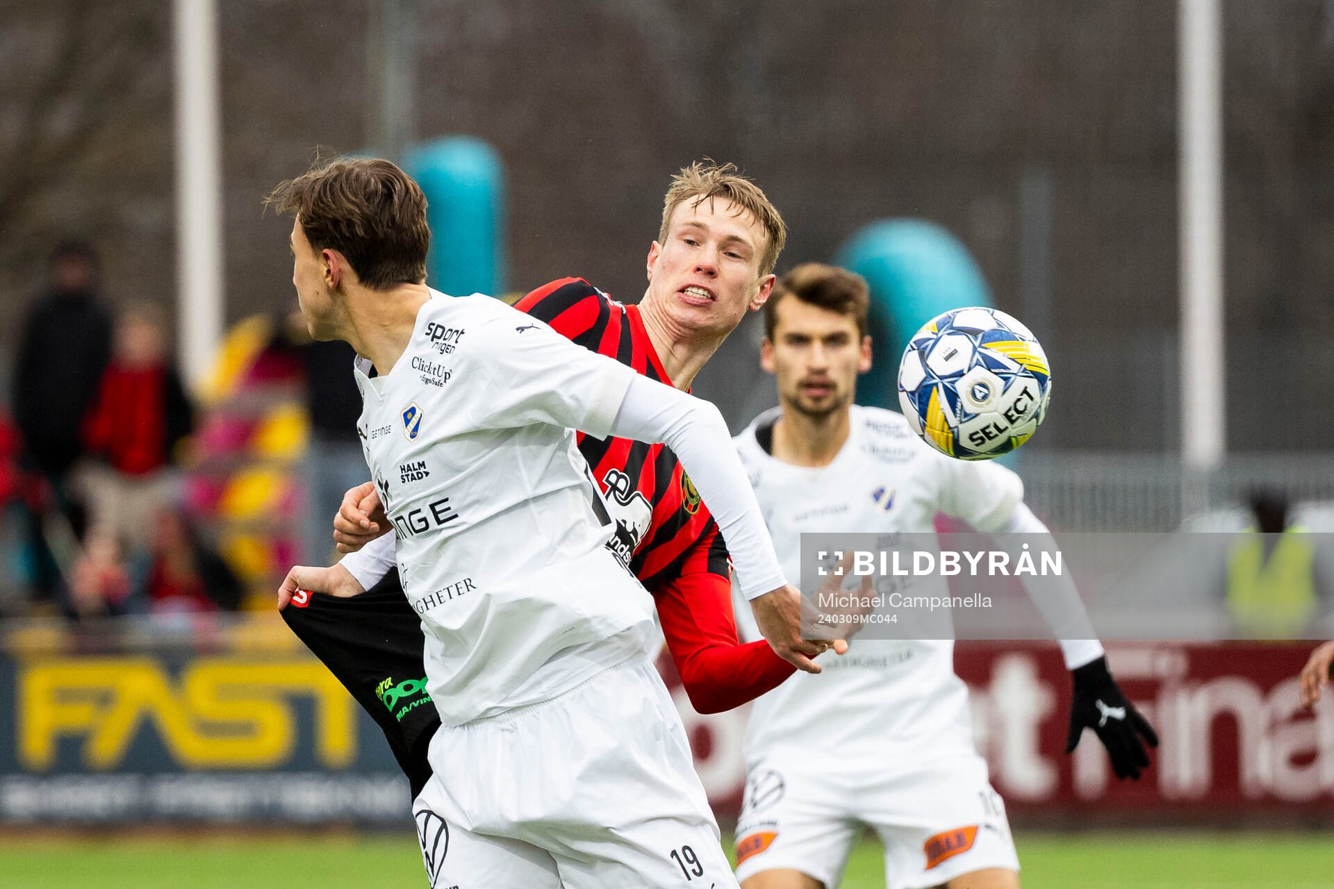 Brommapojkarnas Torbjörn Lysaker Heggem och Halmstads Alex