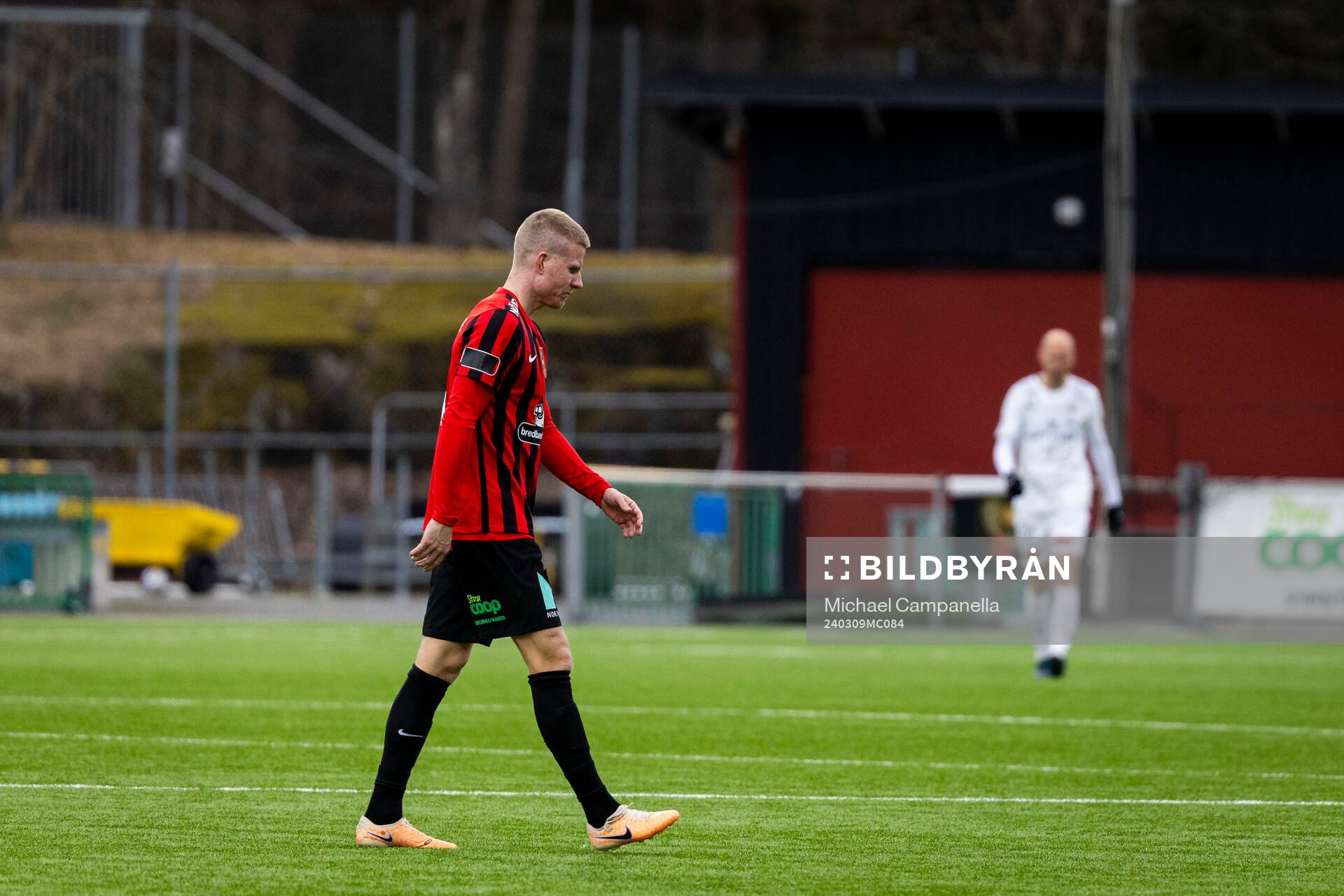 Brommapojkarnas Eric Björkander deppar