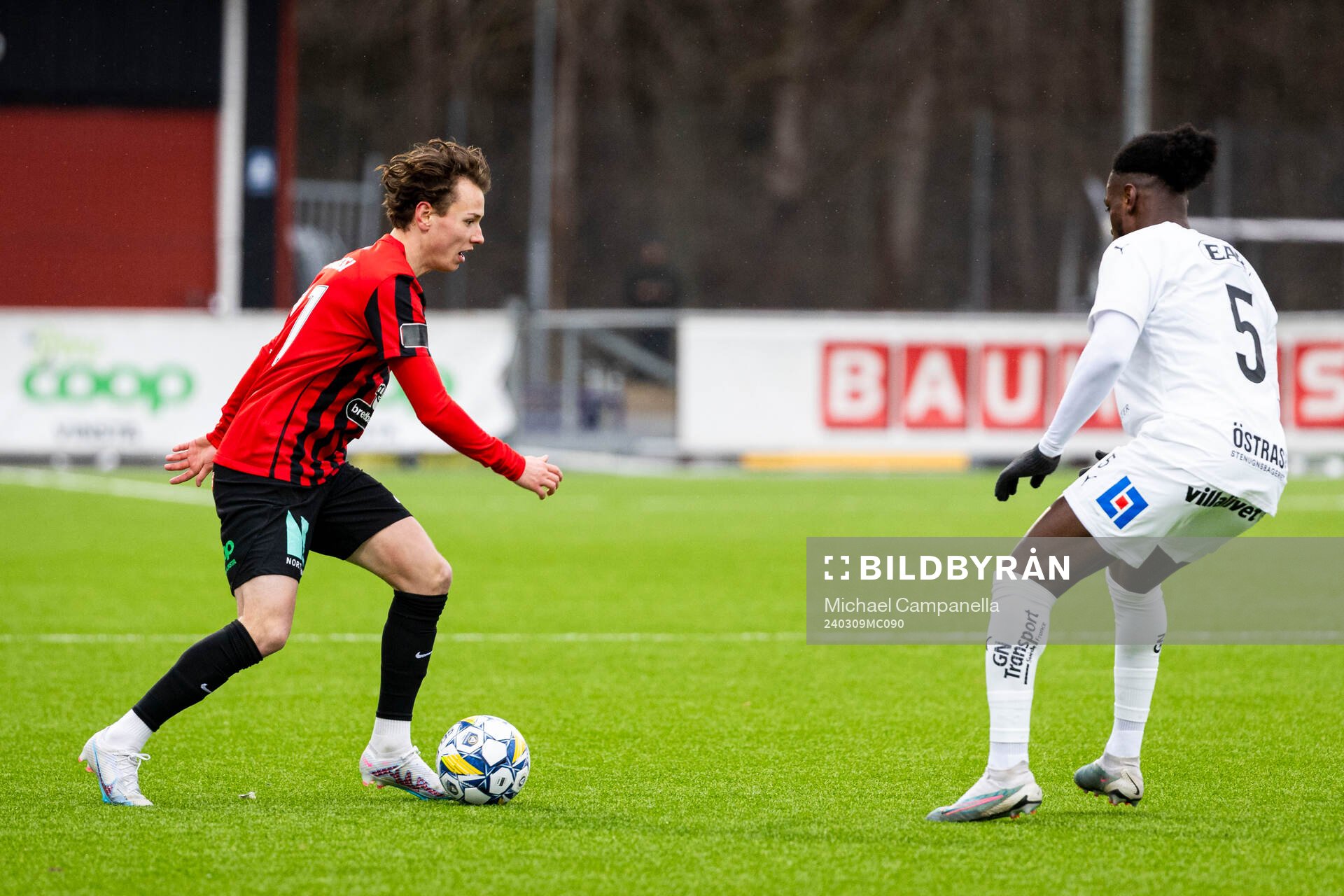 Brommapojkarnas Alex Timossi Andersson och Halmstads Joseph