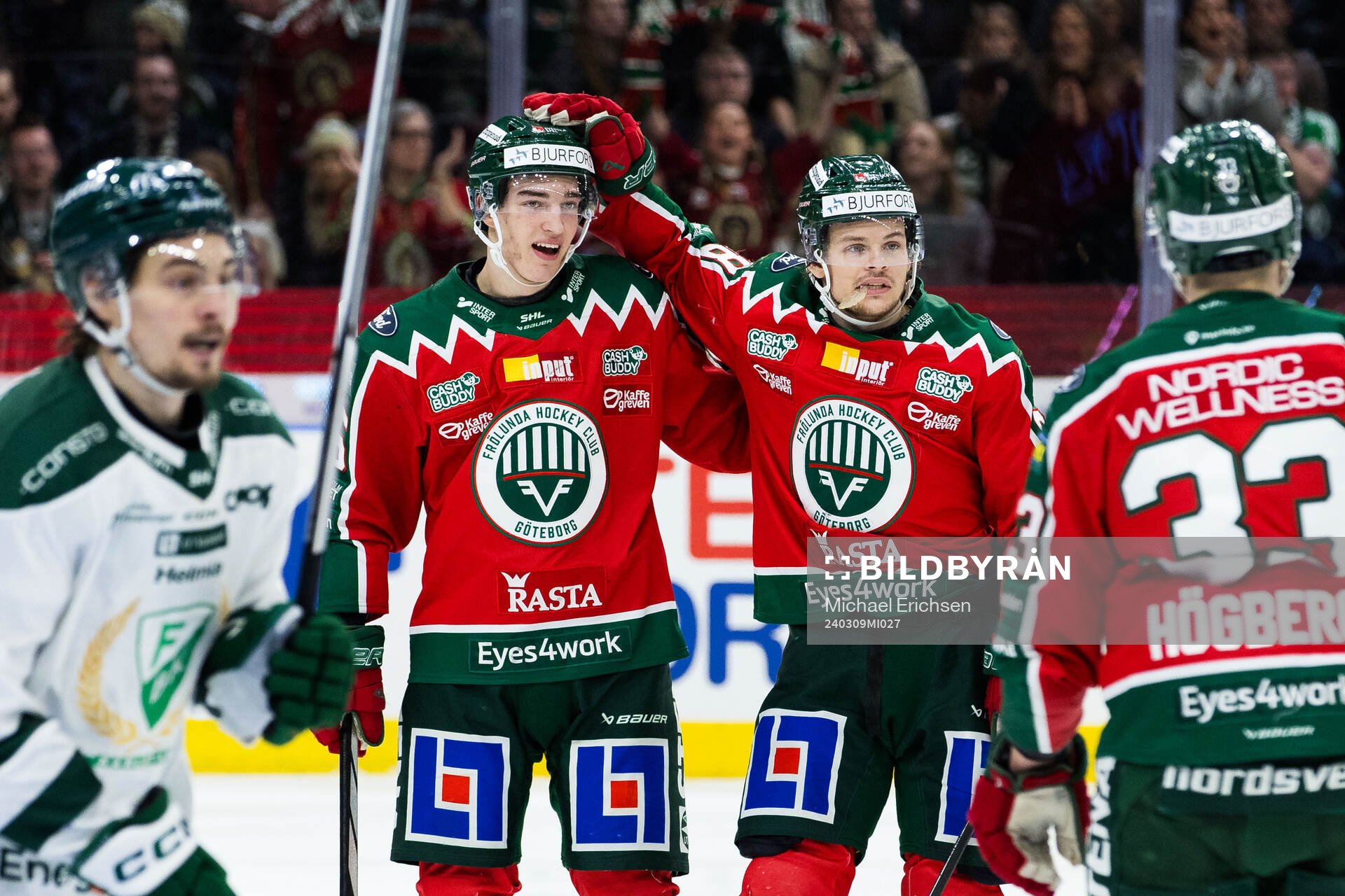 Frölundas David Edstrom jublar med Malte Strömwall 3-1
