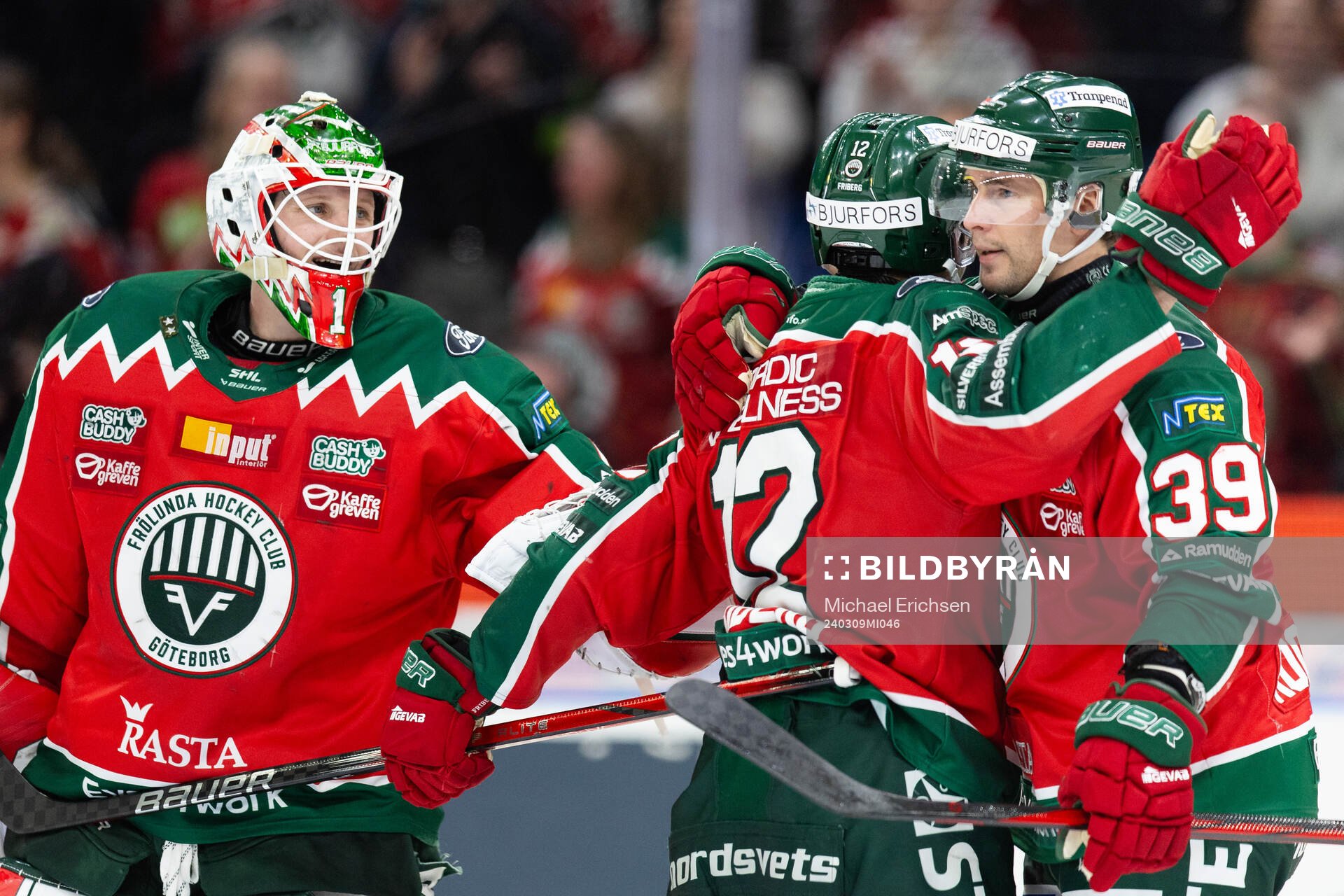 Frölundas målvakt Lars Johansson, Max Friberg  och Mikael
