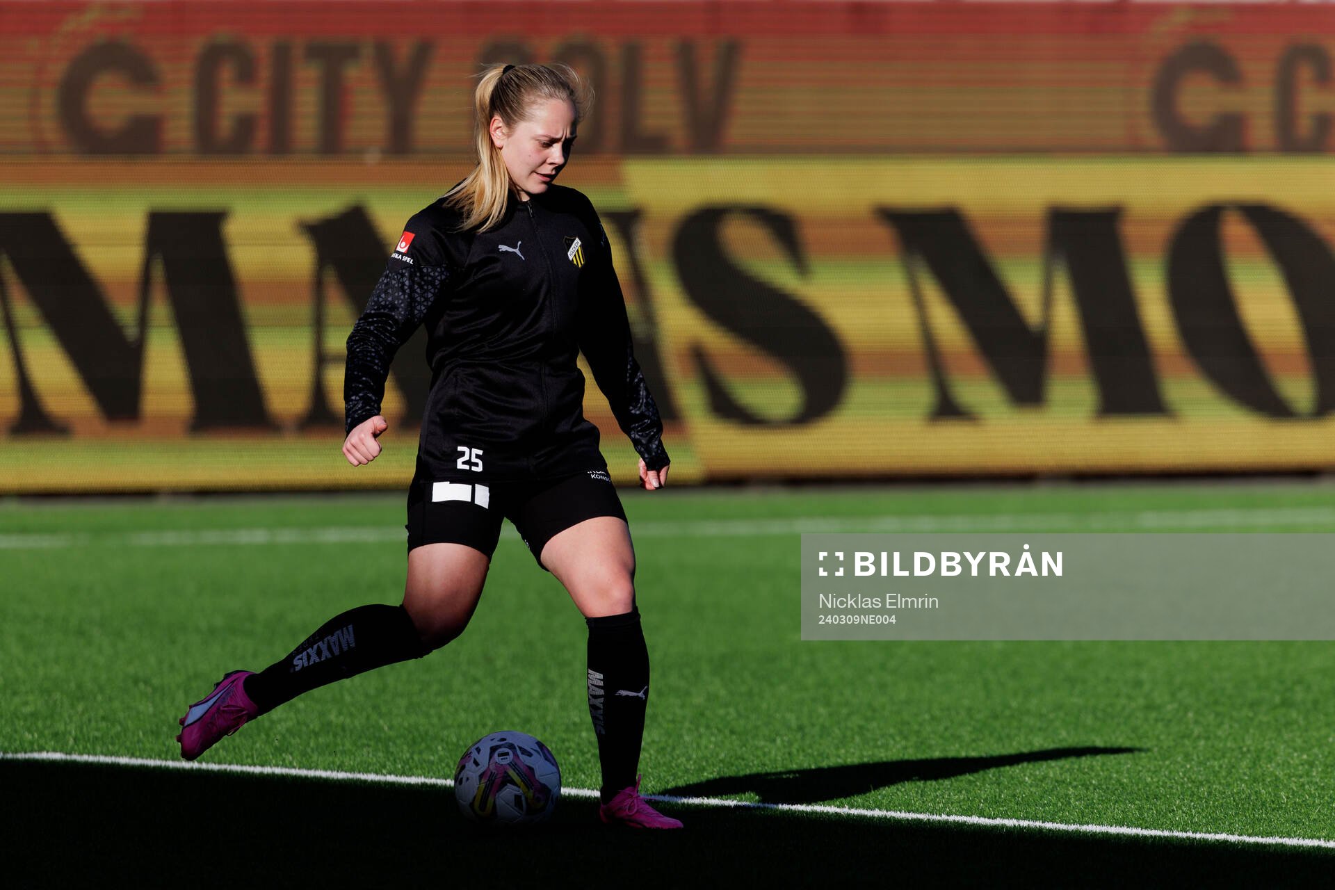 Häckens Alice Bergström inför fotbollsmatchen i Svenska Cupen mellan Häcken och Växjö DFF den 9 mars 2024 i Göteborg. 
