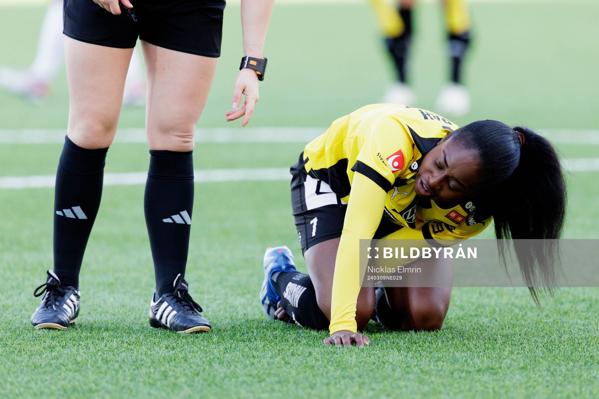 Häckens Monica Jusu Bah lämnar planen under fotbollsmatchen i Svenska Cupen mellan Häcken och Växjö DFF den 9 mars 2024 i Göteborg. 