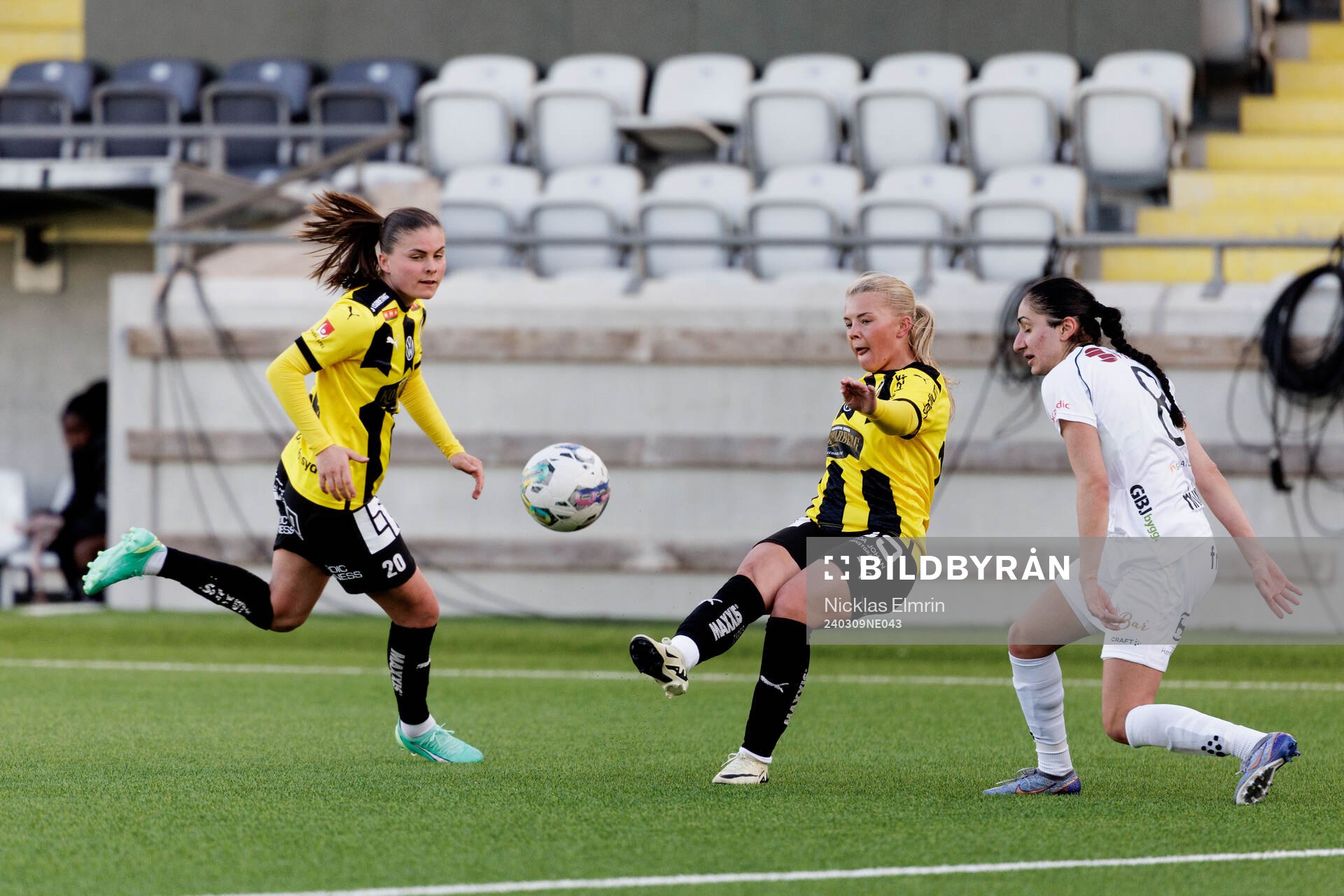 Häckens Hanna Wijk och Matilda Nildén mot Växjö DFFs