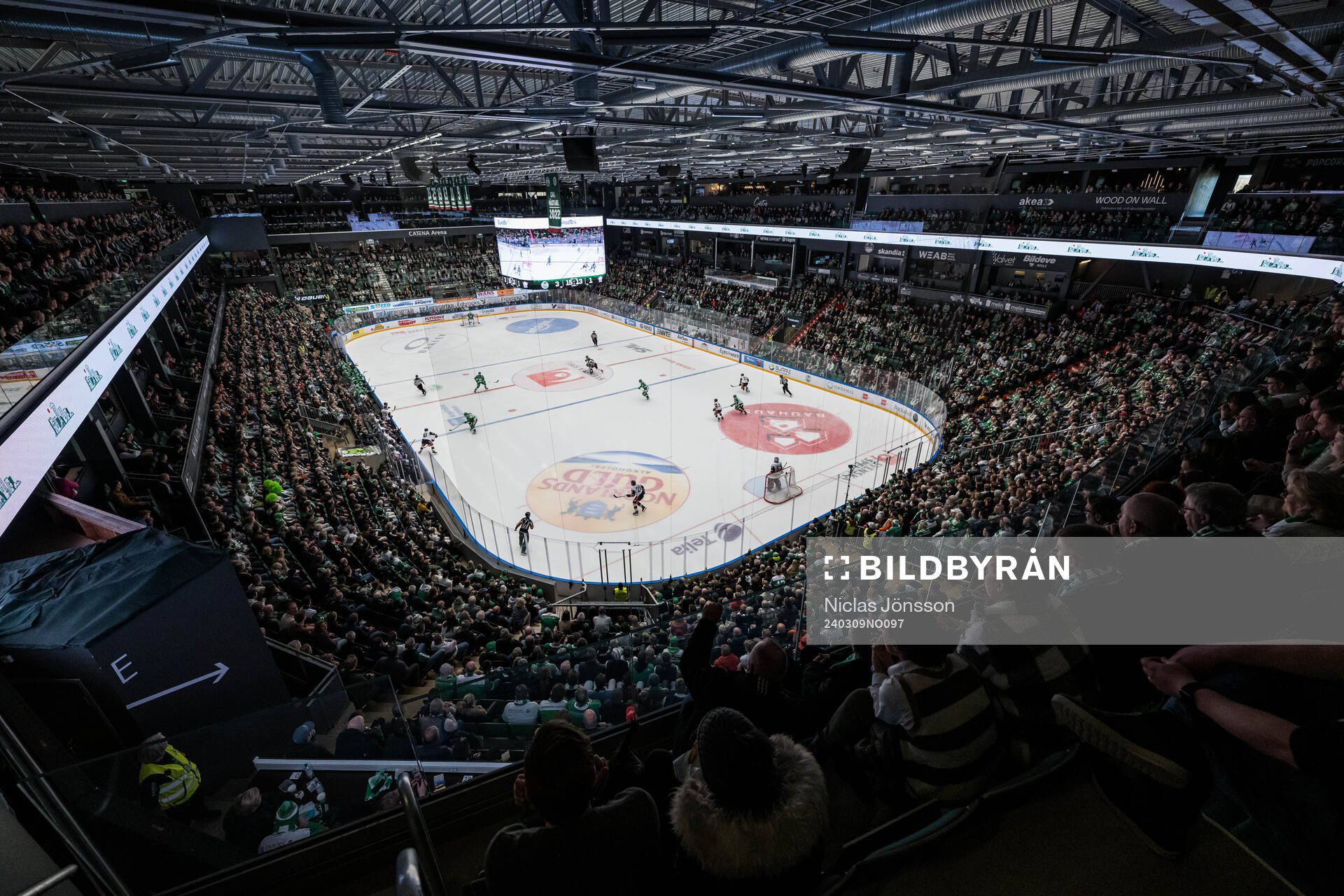 Vy över ett fullsatt Catena Arena