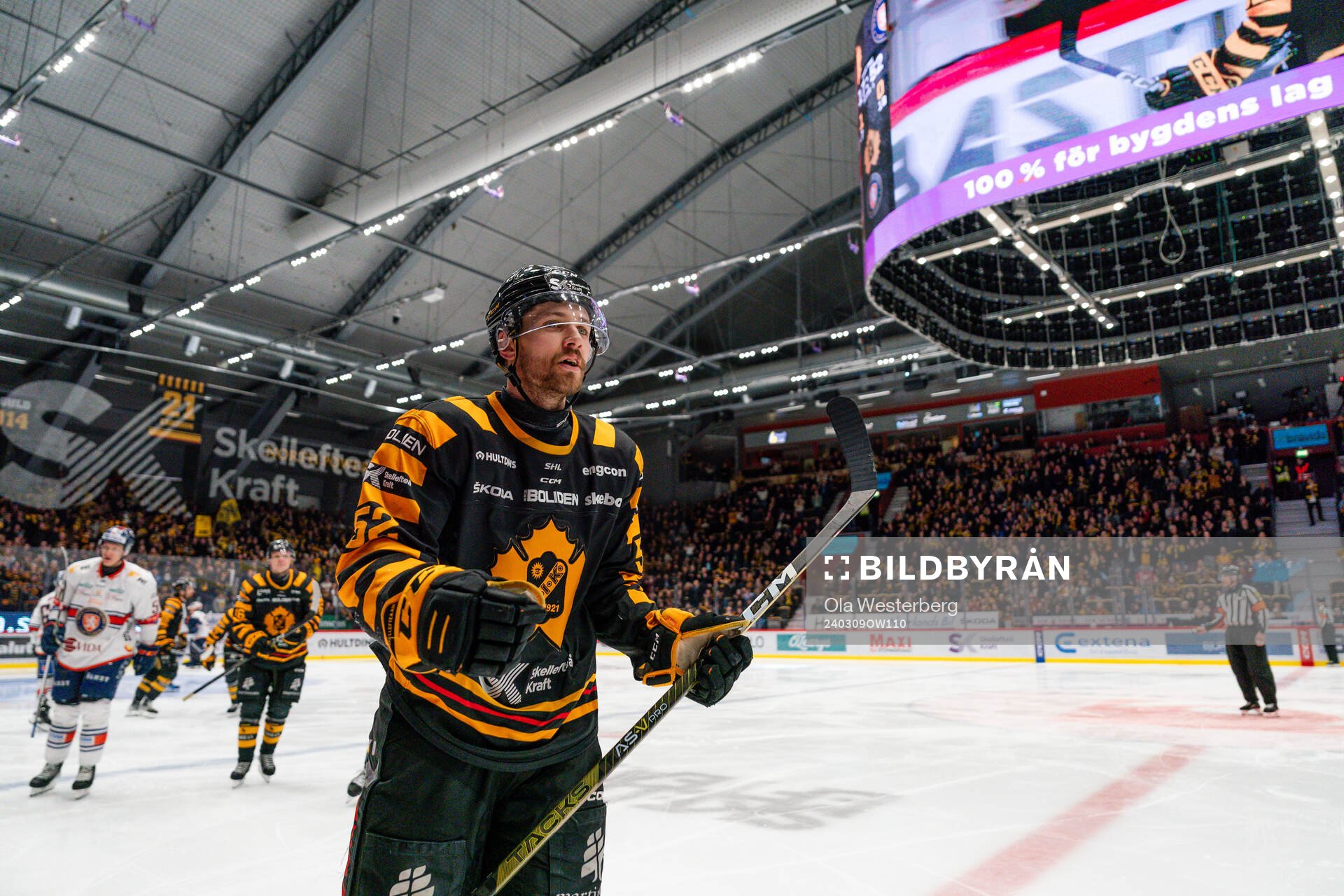 Skellefteås Arvid Lundberg  jublar
