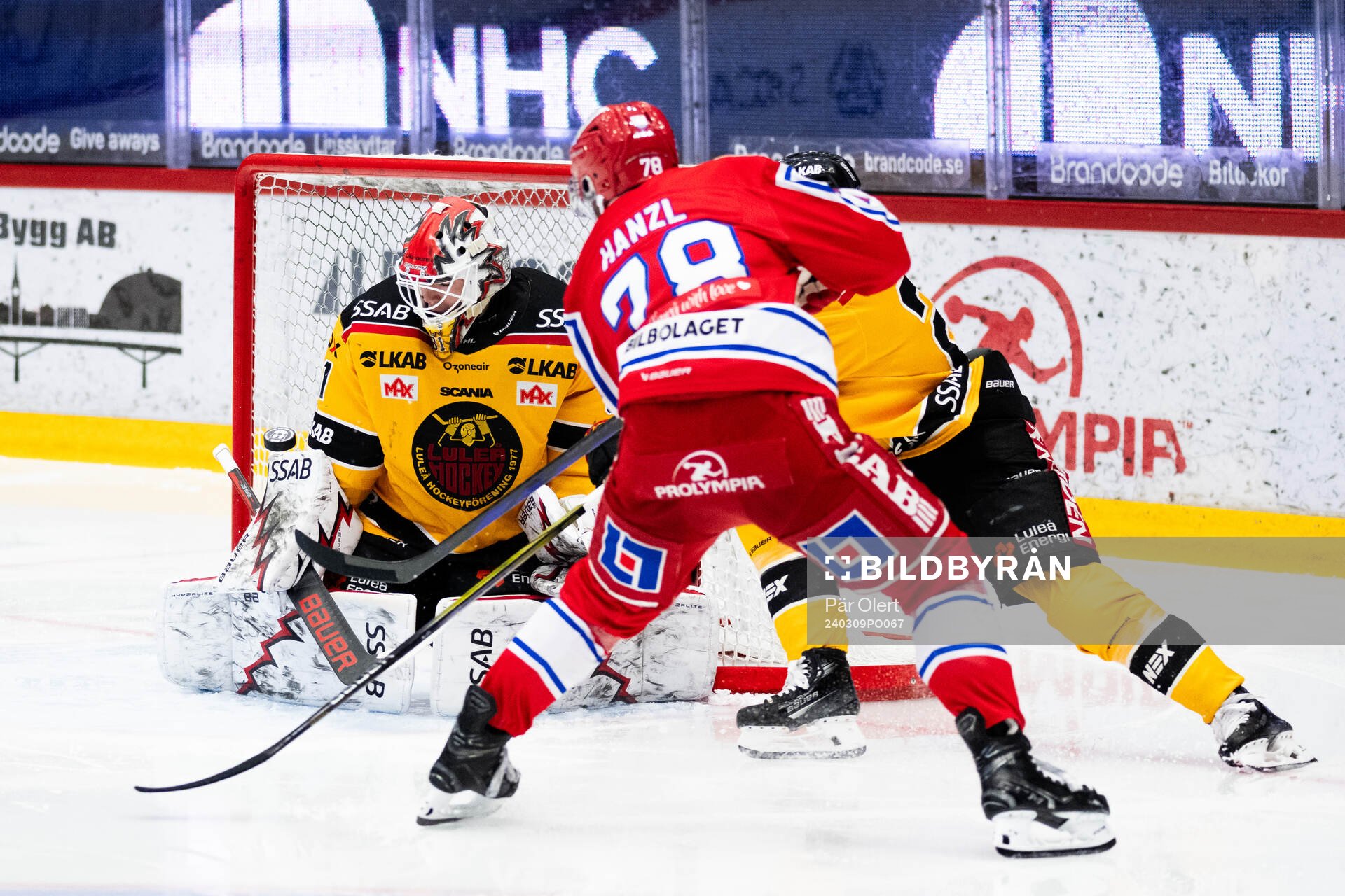 Luleås målvakt Matteus Ward och Timrås Robin Hanzl