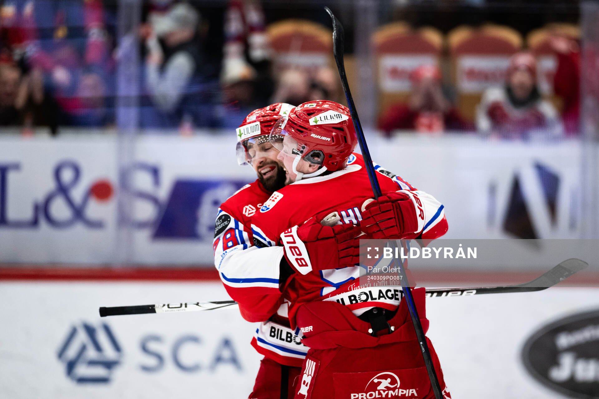 Timrås Jonathan Dahlén och Robin Hanzl  jublar