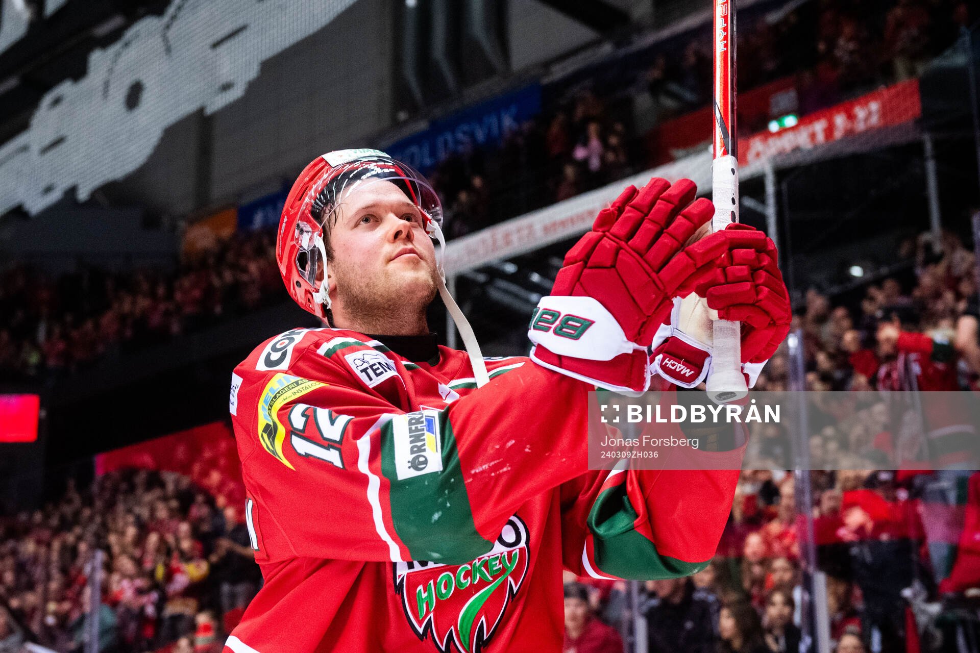 MoDos Oscar Pettersson jublar
