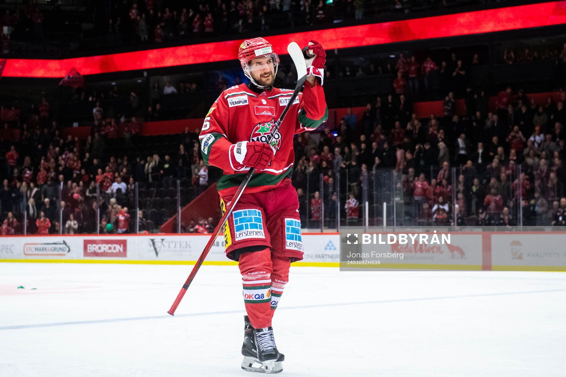 MoDos Emil Wahlberg jublar