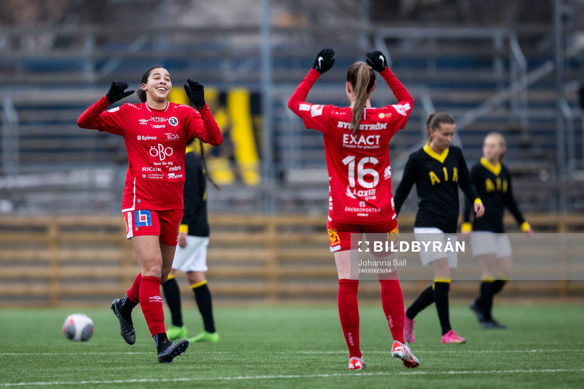 Örebros Ashley Michelle Barron jublar