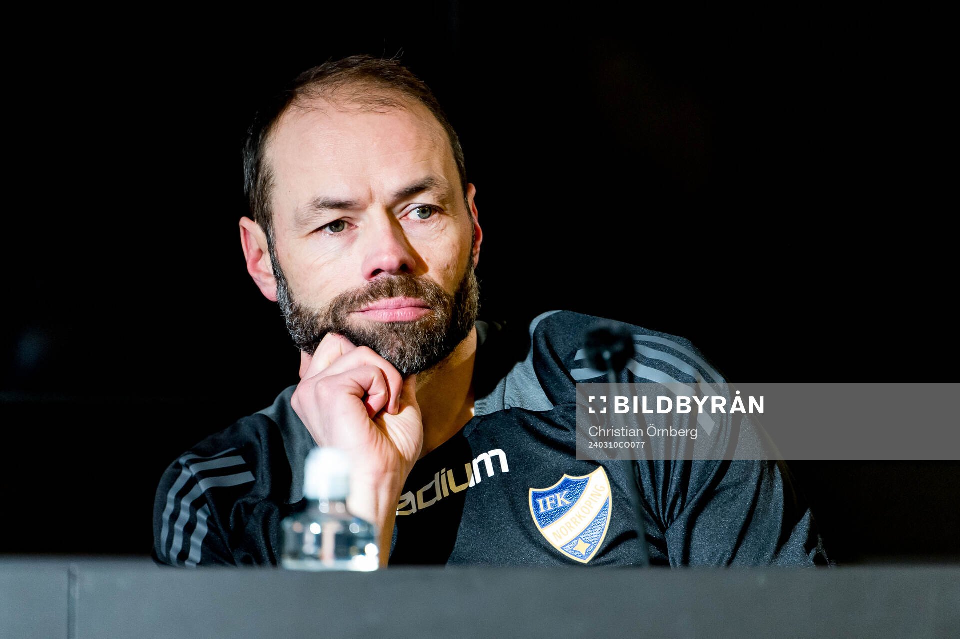 Norrköpings tränare Andreas Alm under en presskonferens efter kvartsfinalen i Svenska Cupen mellan Malmö FF och IFK Norrköping den 10 mars 2024 i Malmö.