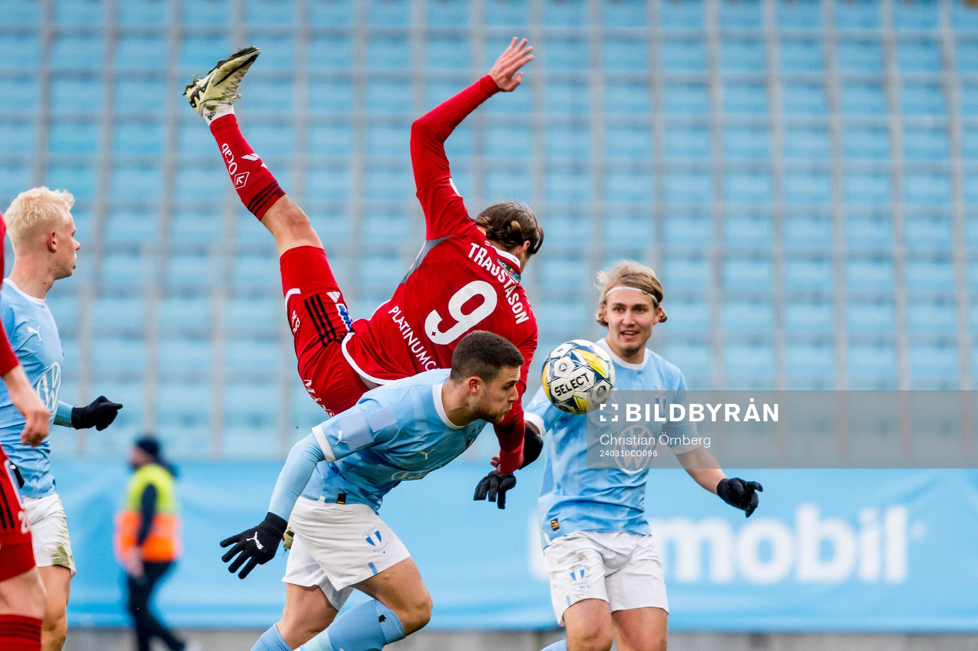 Malmö FFs Gabriel Dal Toe Busanello och Sebastian Nanasi