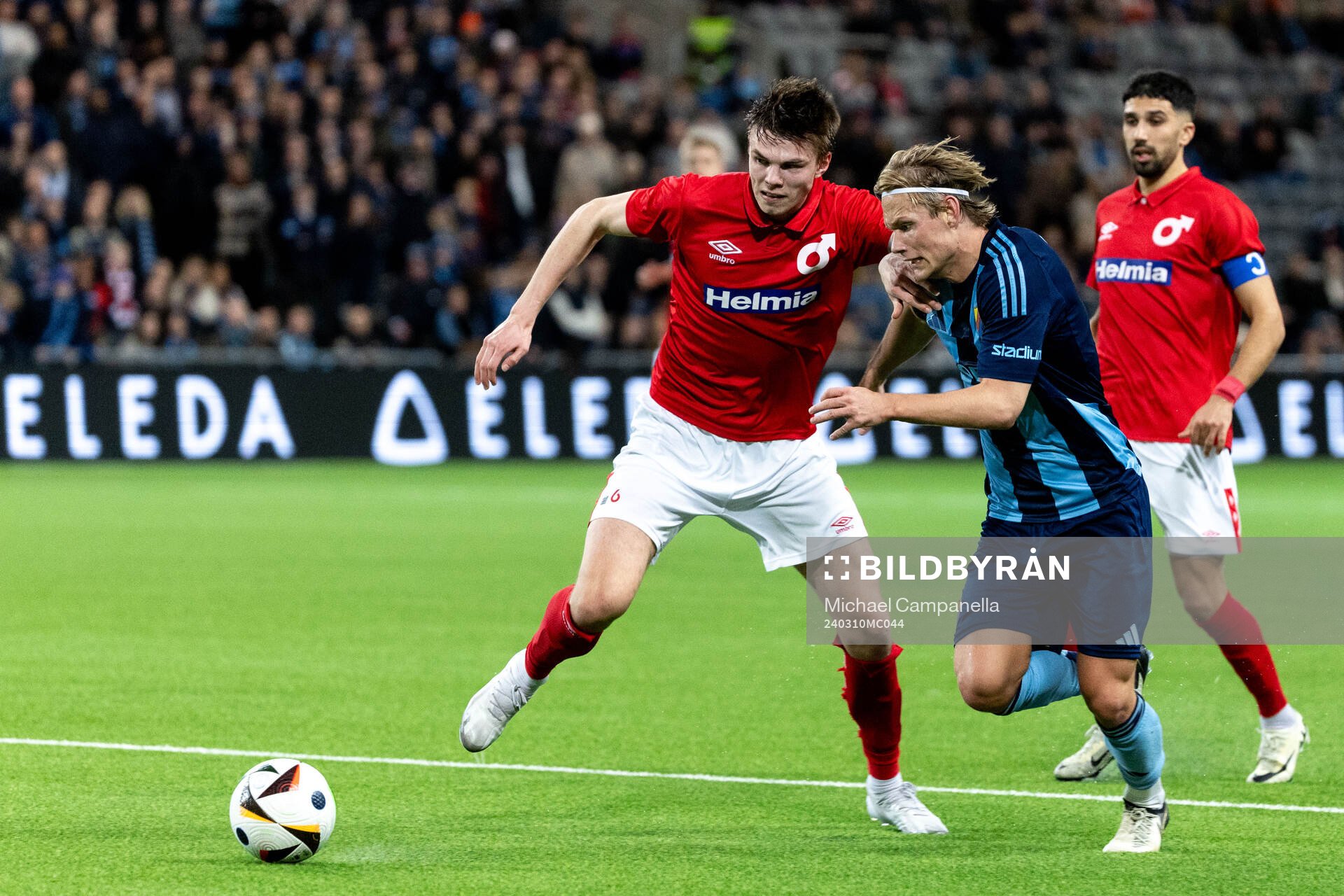 Degerfors Oscar Wallin och Djurgårdens Tobias Gulliksen