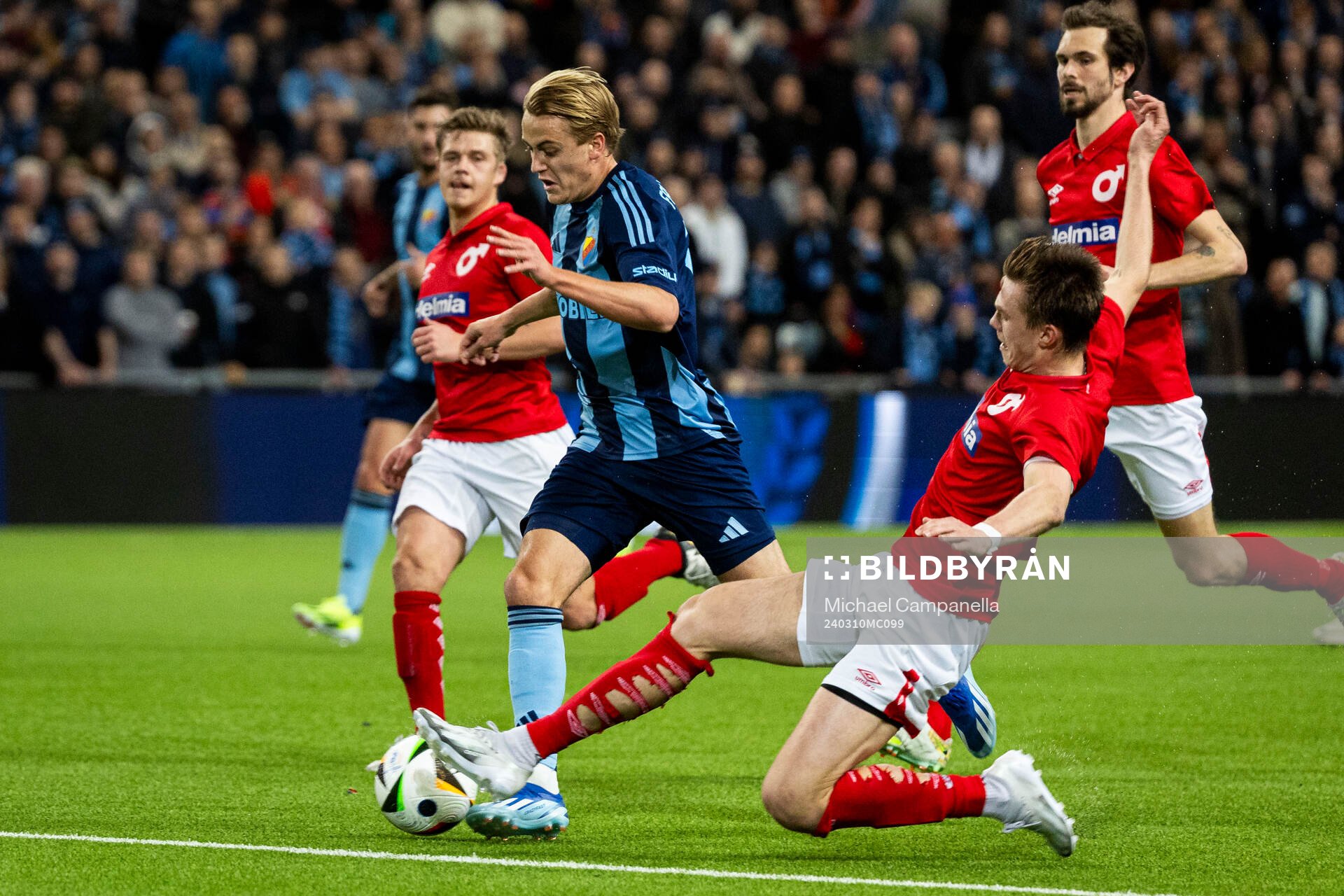 Djurgårdens Oskar Fallenius och Degerfors Oscar Wallin