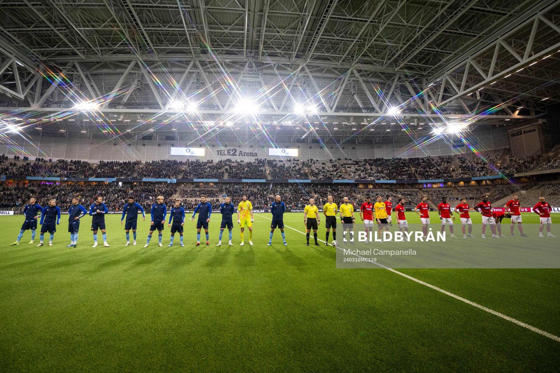 Djurgårdens och Degerfors spelarna i lineup under kvartsfinalen i Svenska Cupen mellan Djurgården och Degerfors den 10 mars 2024 i Stockholm.