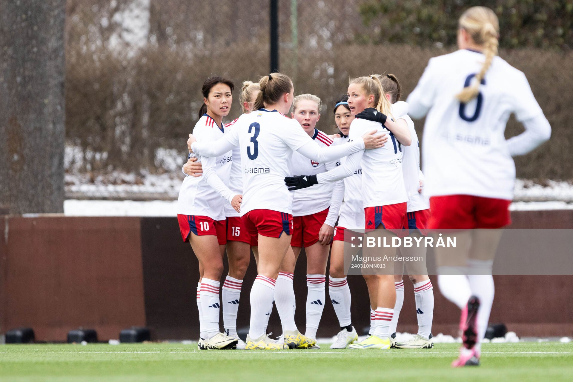 FC Rosengårds spelare jublar