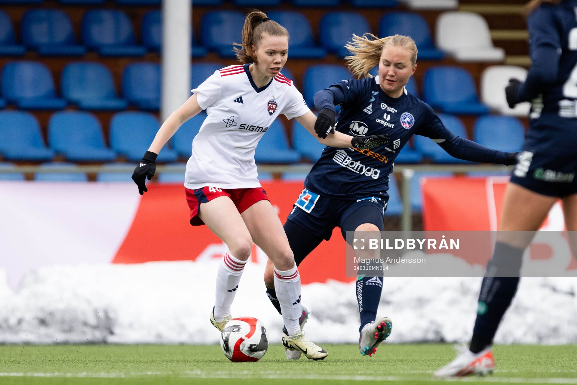 FC Rosengårds Bea Sprung och Linköpings Noor Hoelsbrekken