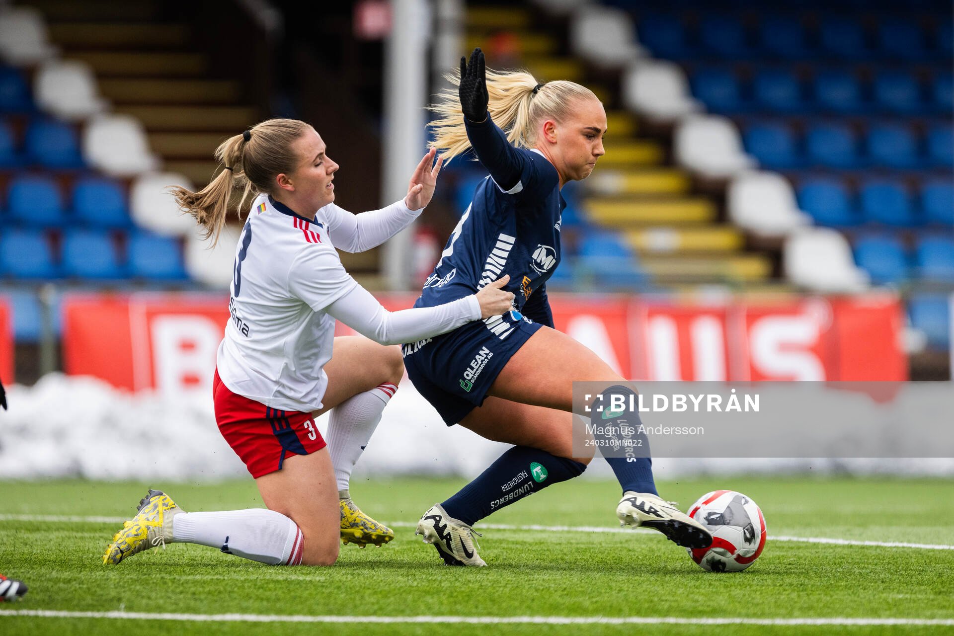 FC Rosengårds Gudrun Arnardottir och Linköpings Cathinka