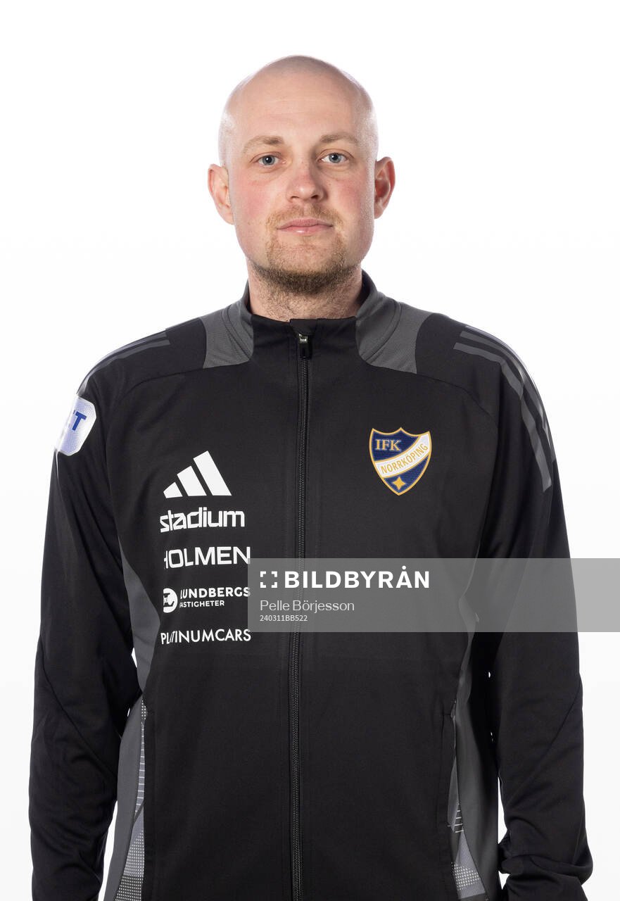 Norrköpings assisterande tränare Fredrik Landén poserar för ett porträtt den 11 mars 2024 i Norrköping.