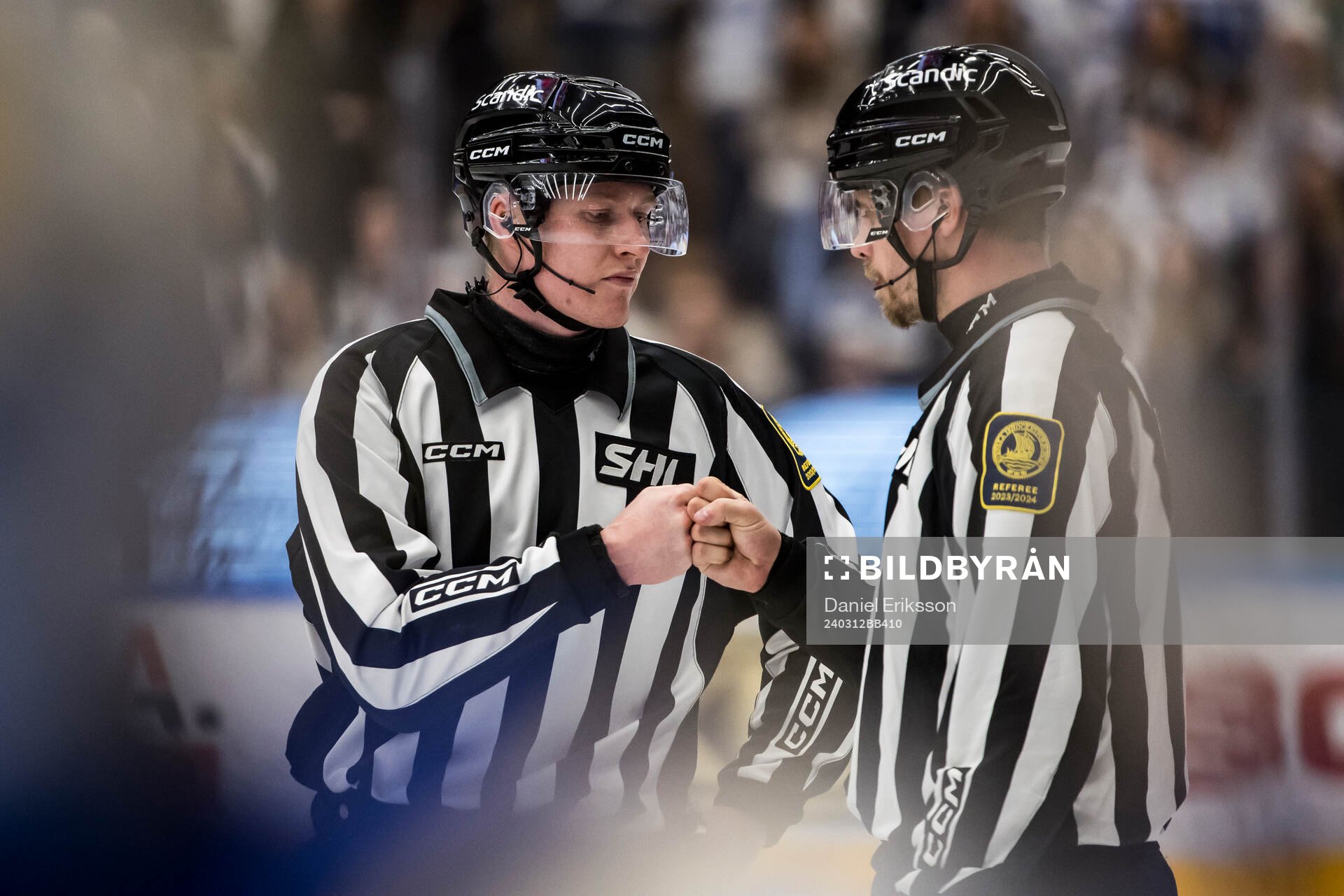 Linjedomare Tobias Nordlander och Linjedomare Teodor
