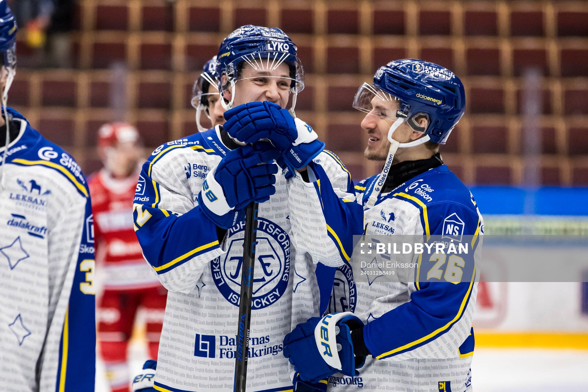 Leksands Lukas Vejdemo och Patrik Norén  jublar