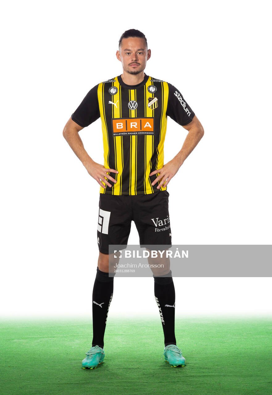 Häckens Amor Layouni