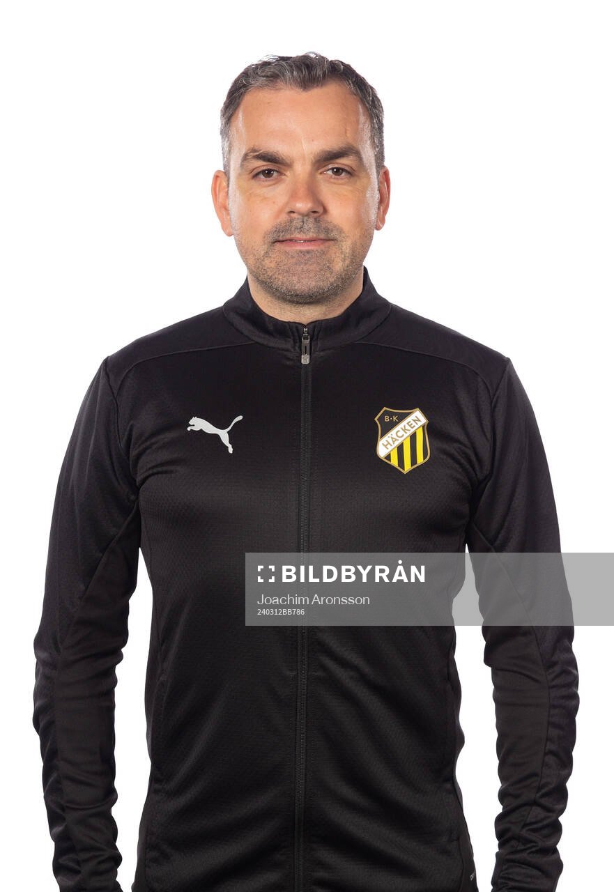Häckens övergångstränare Hristijan Cvetkovski poserar för ett porträtt den 12 mars 2024 i Göteborg.