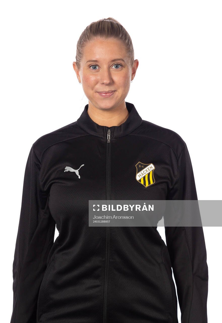 Häckens fysioterapeut Mikaela Johansson poserar för ett porträtt den 12 mars 2024 i Göteborg.