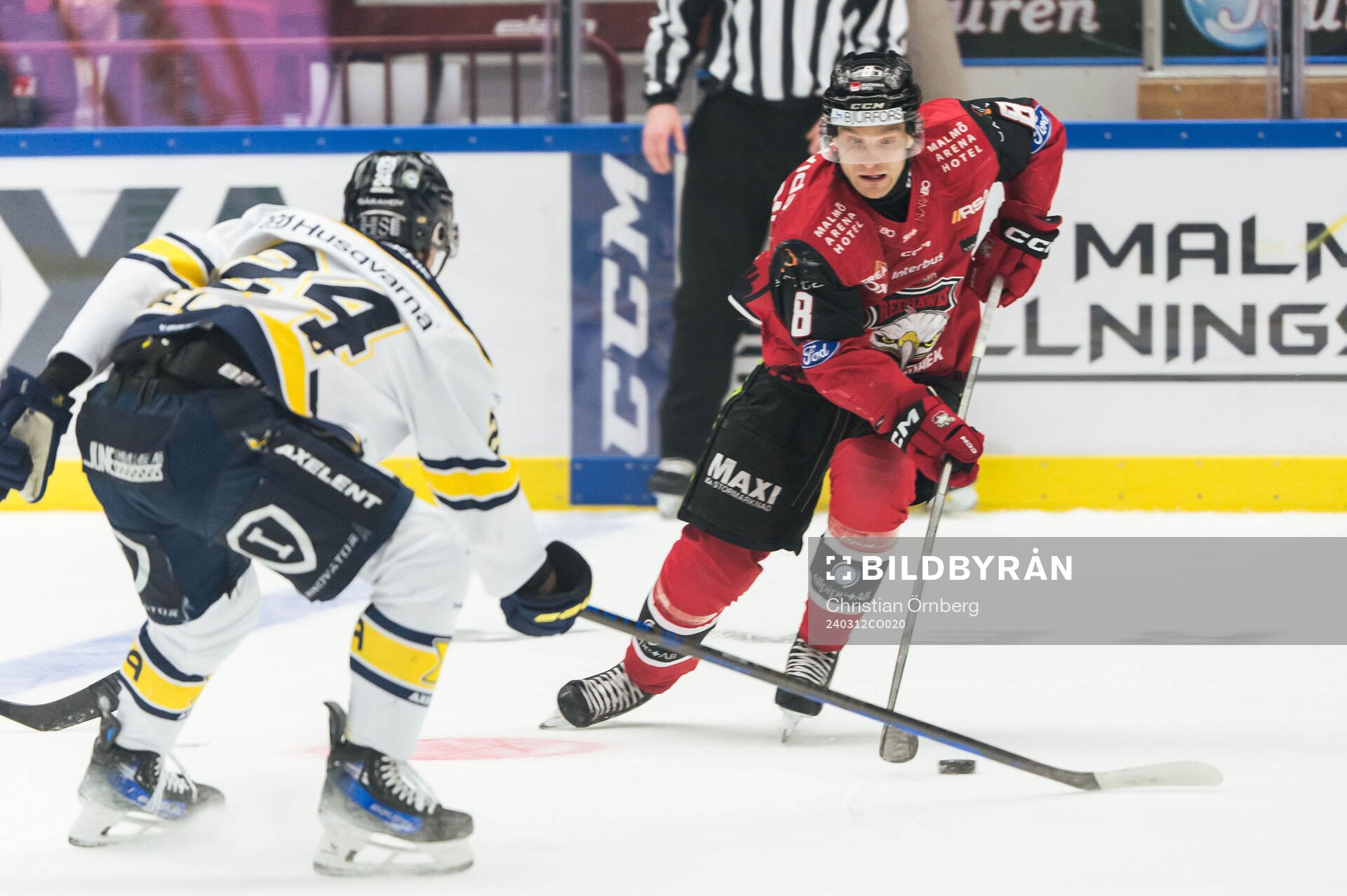 Malmö Redhawks Johan Olofsson och HV71s Oscar Fisker