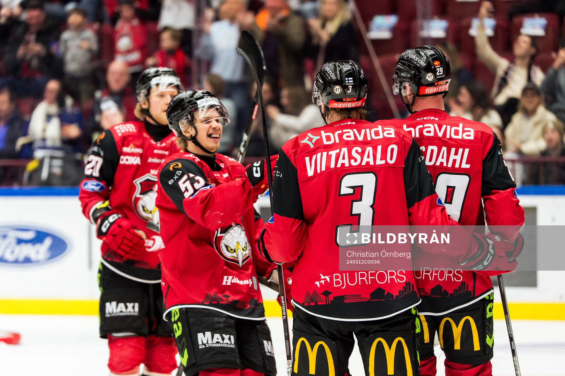 Malmö Redhawks Albert Sjöberg jublar