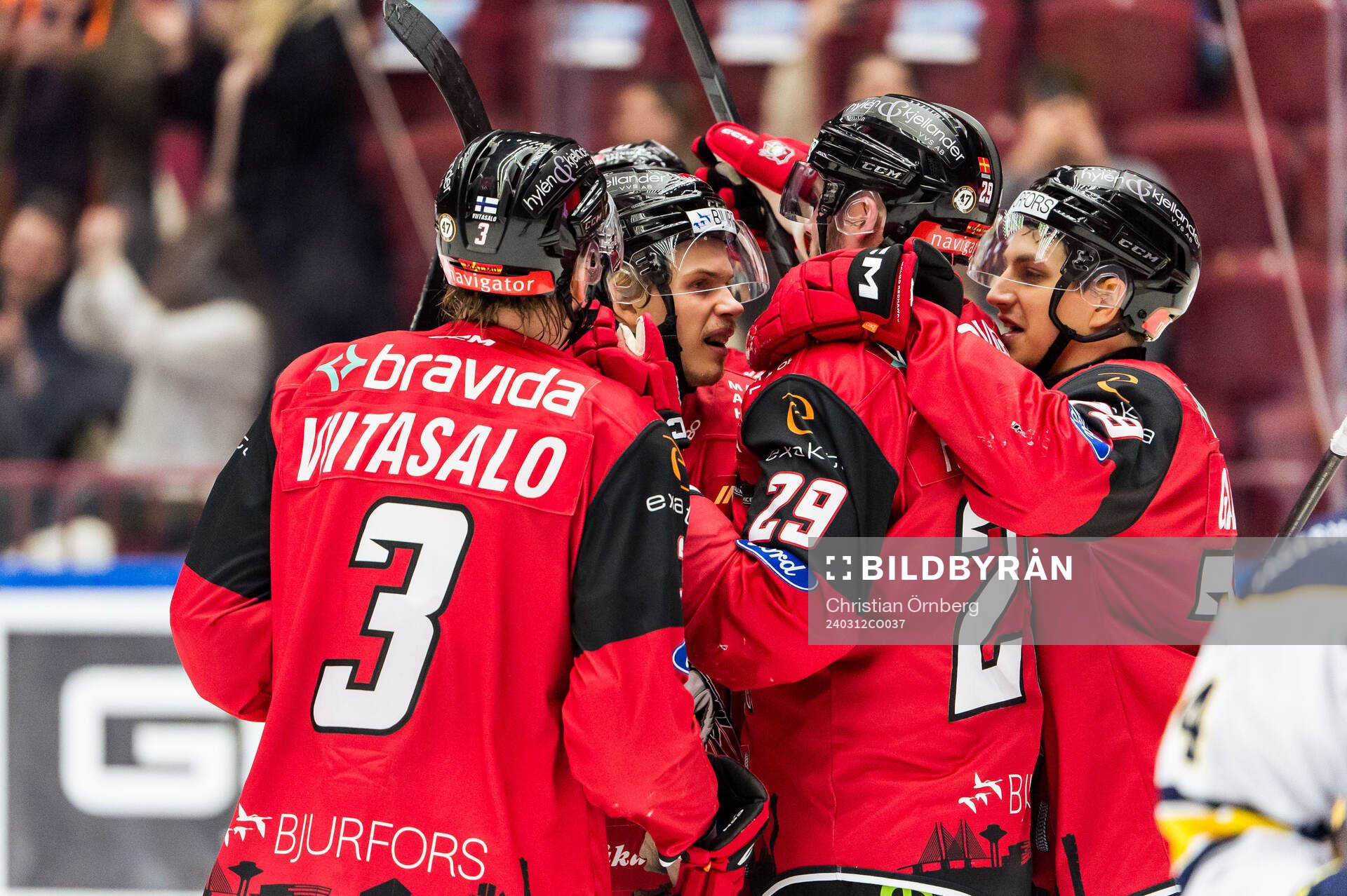 Malmö Redhawks Albert Sjöberg jublar