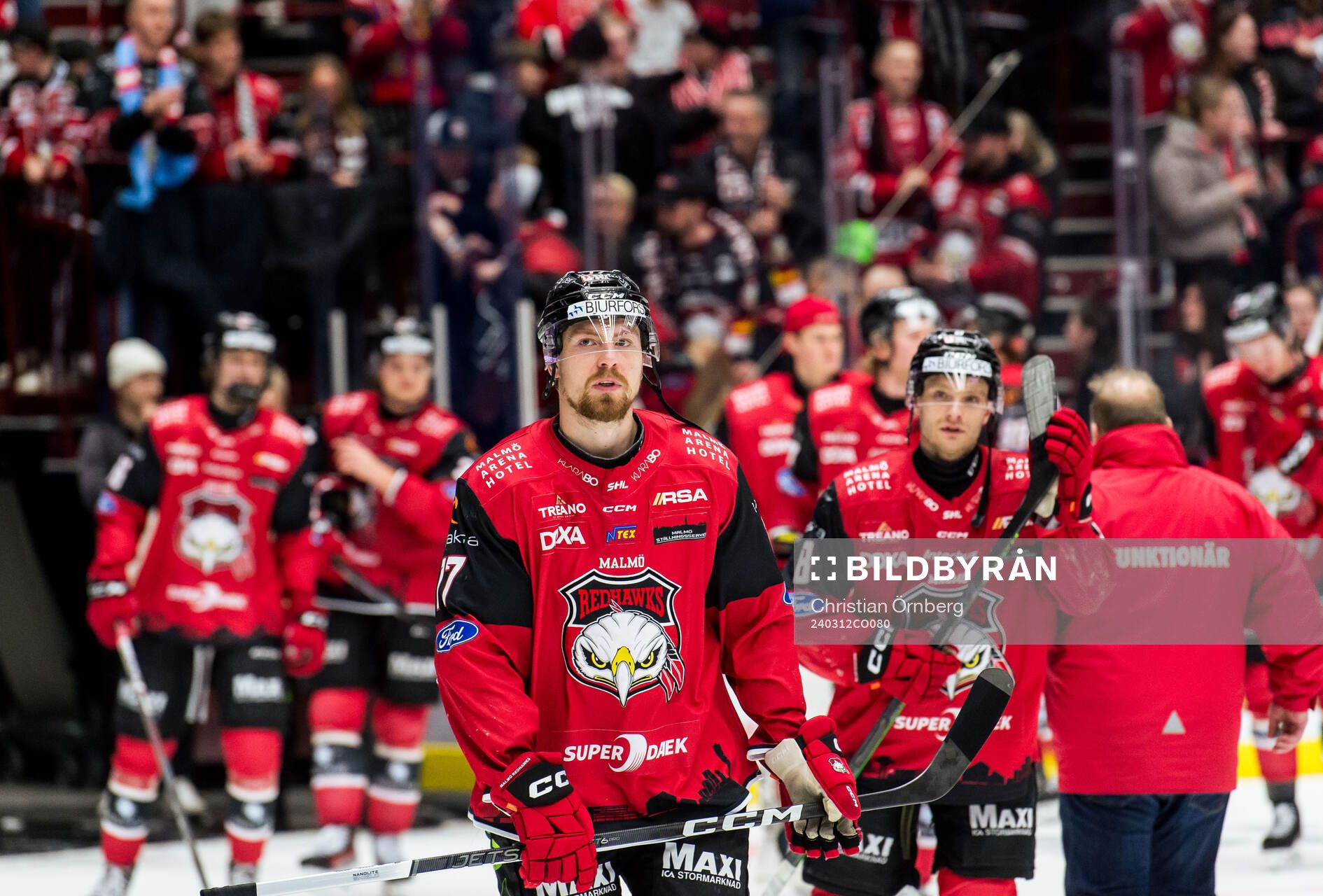 Malmö Redhawks Johan Ivarsson och Johan Olofsson jublar