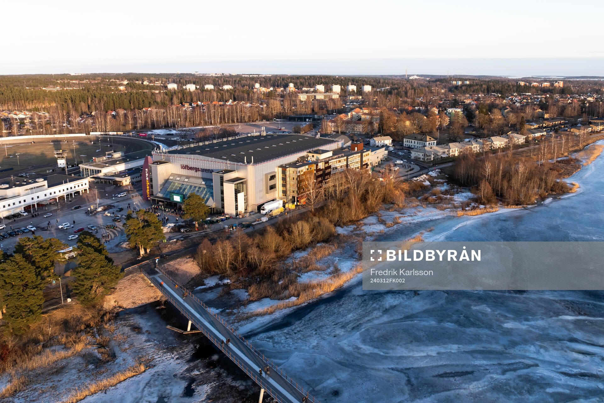 Flygbild över Löfbergs Arena