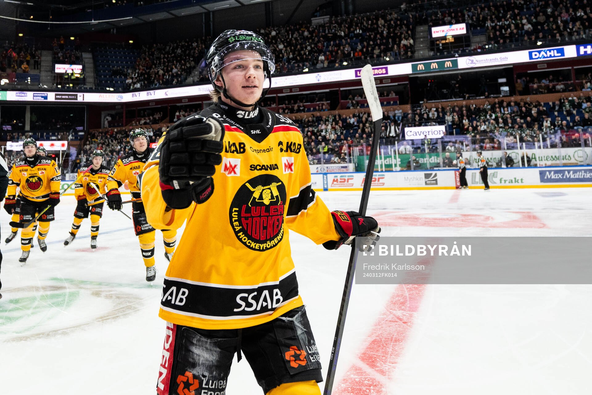 Luleås Olli Nikupeteri jublar