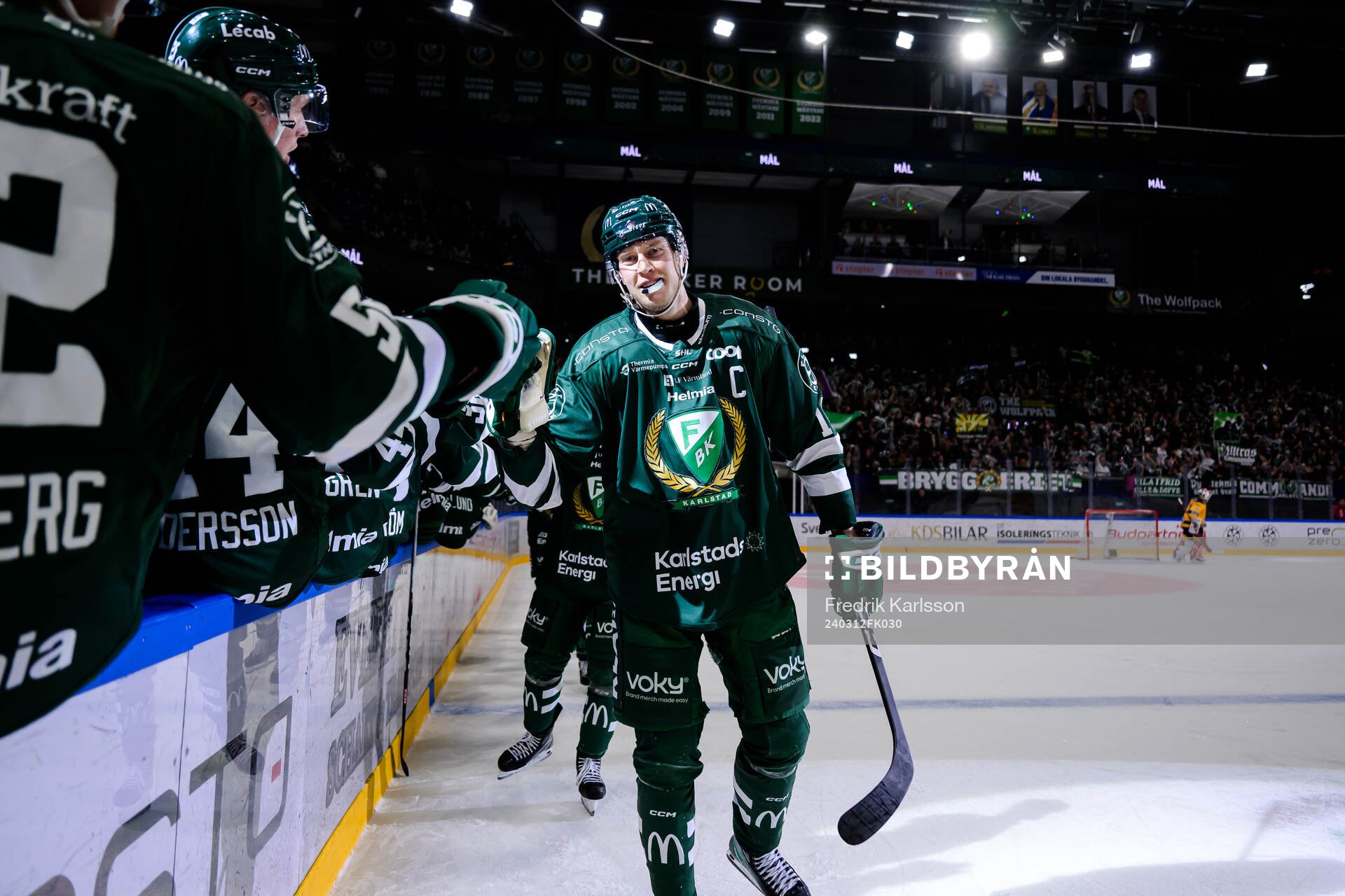 Färjestads Victor Ejdsell jublar