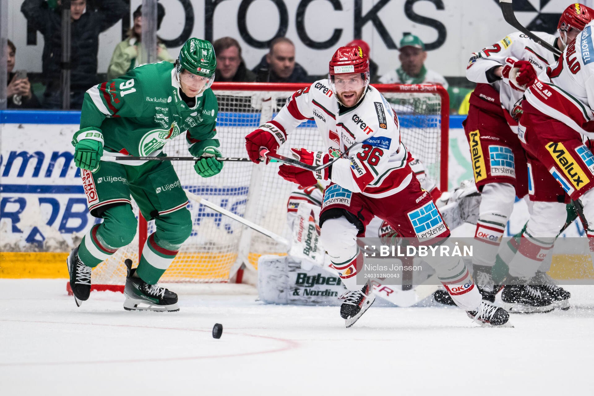 Rögles Adam Tambellini och MoDos Sebastian Ohlsson