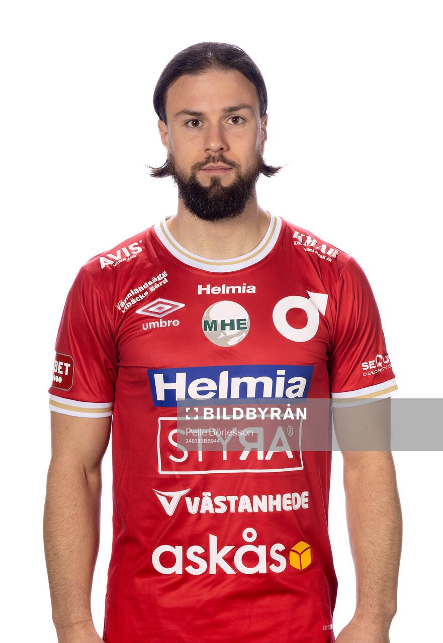 Degerfors Abdelkarim Mammar Chauche poserar för ett porträtt den 13 mars 2024 i Degerfors.