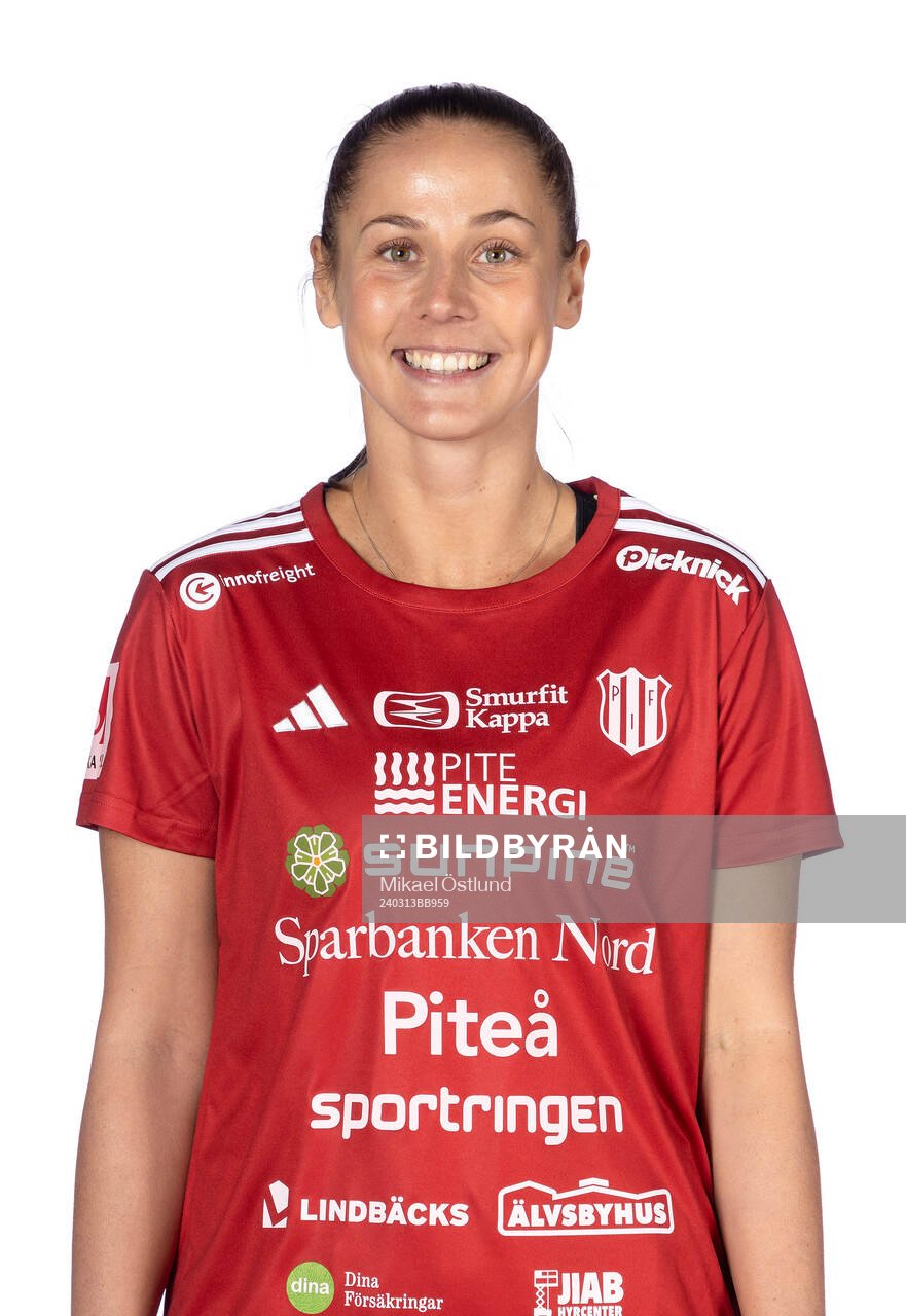 Piteås Olivia Holm