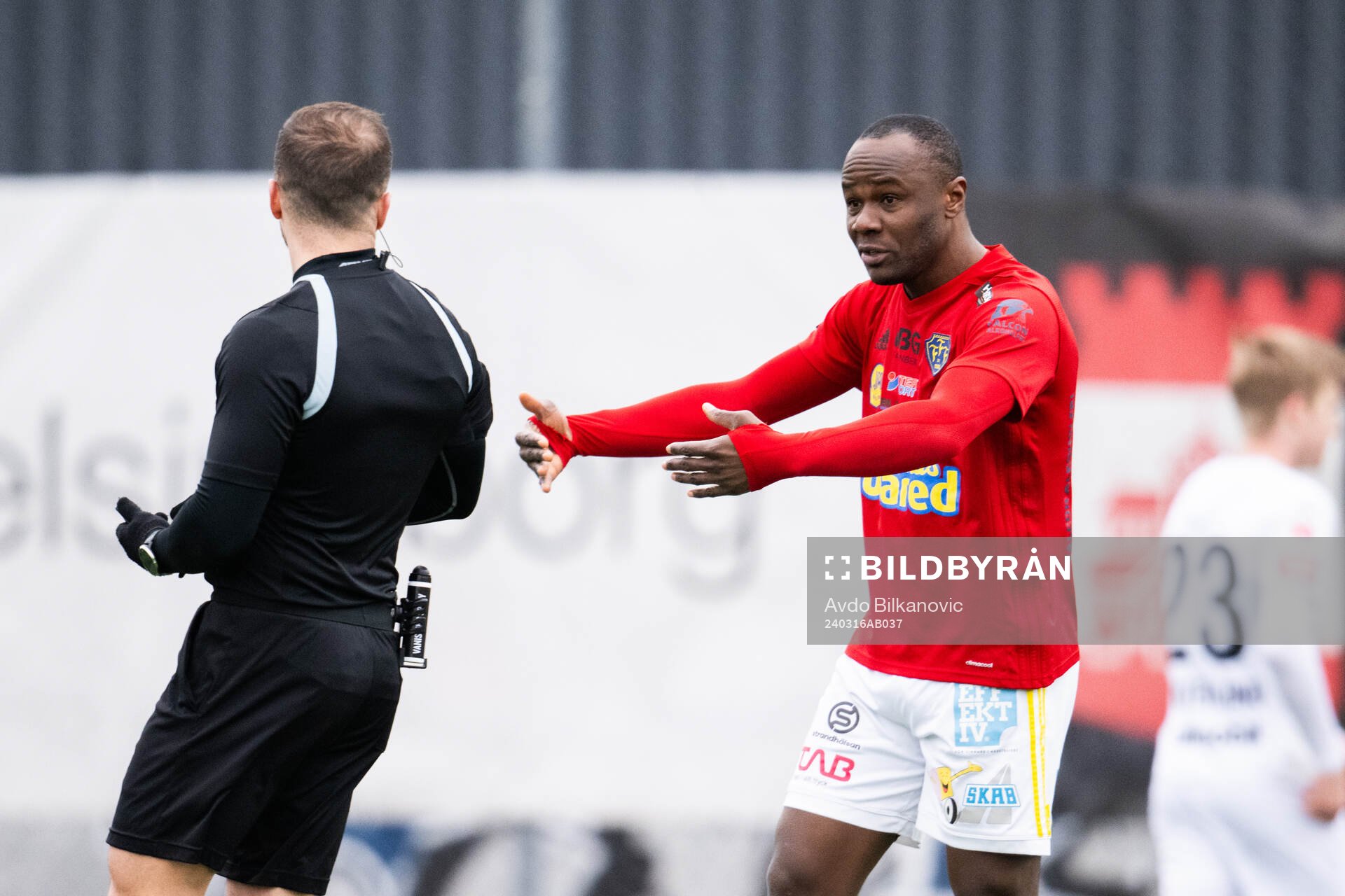 Falkenbergs Nsima Peter agerar