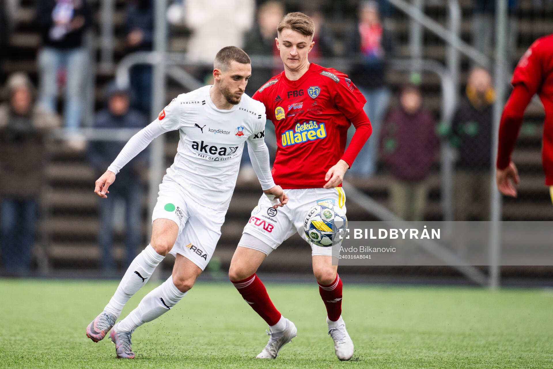 Helsingborgs Arian Kabashi och Falkenbergs Melker Larsson
