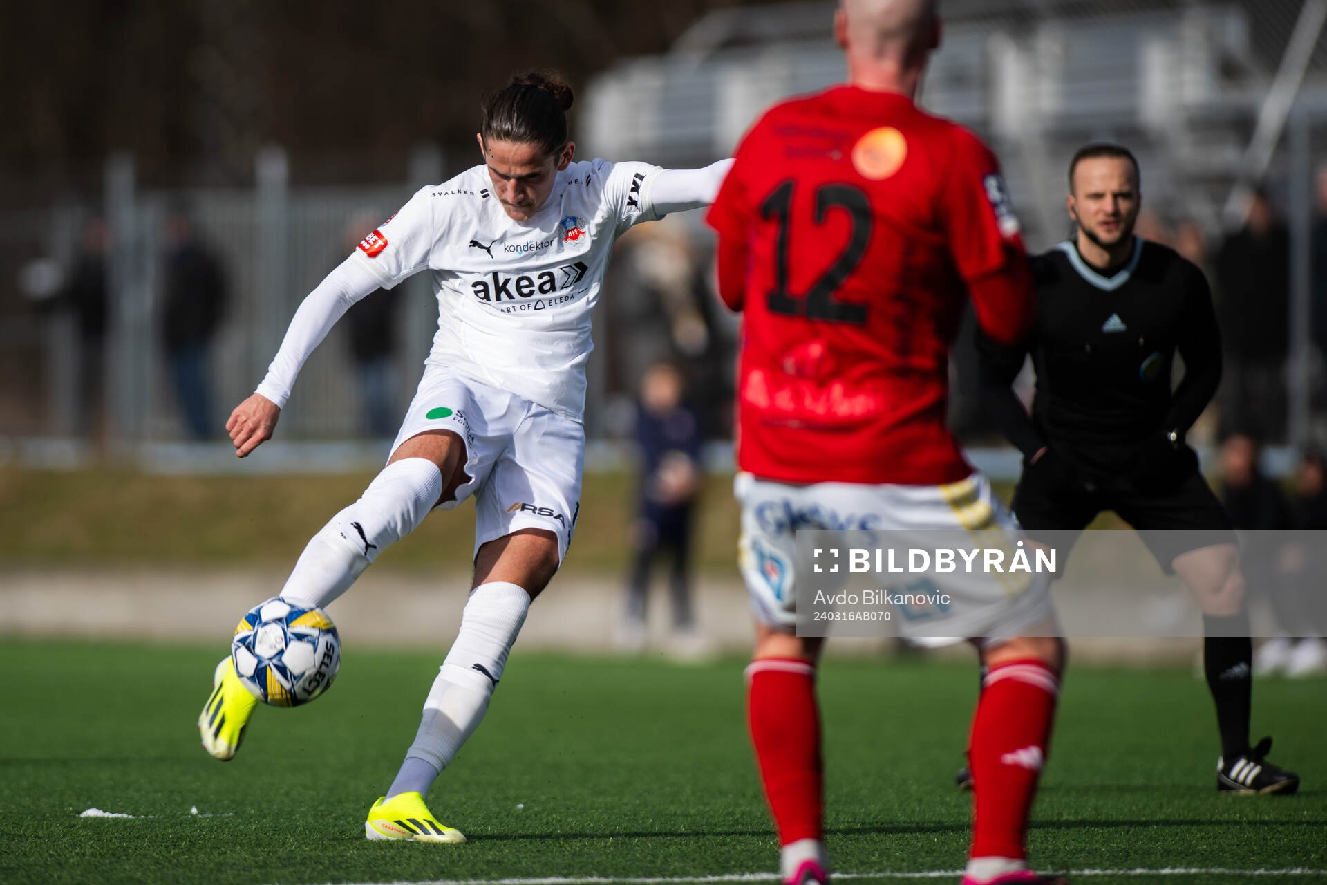 Helsingborgs Ervin Gigovic skjuter in 1-0 målet