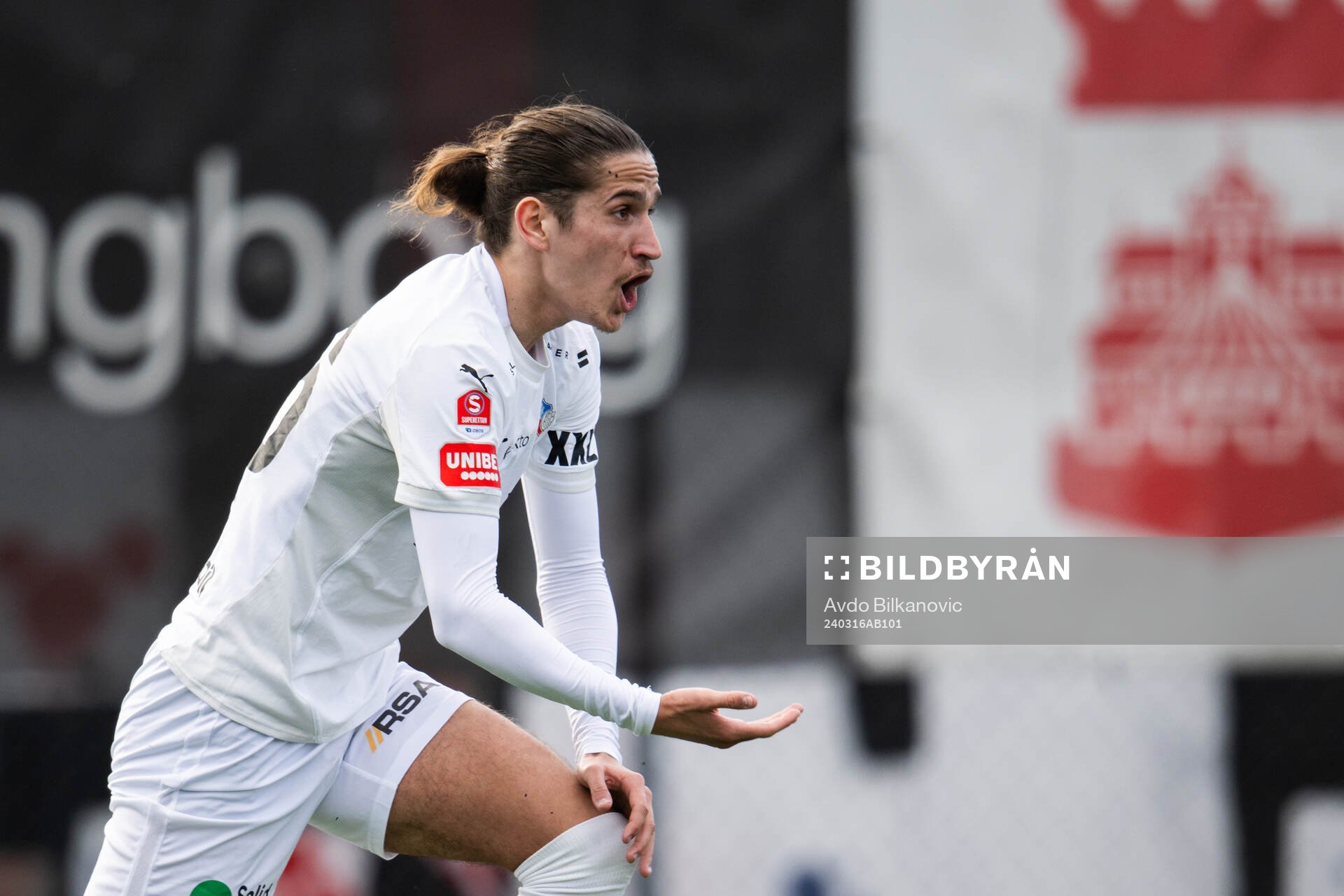 Helsingborgs Ervin Gigovic agerar