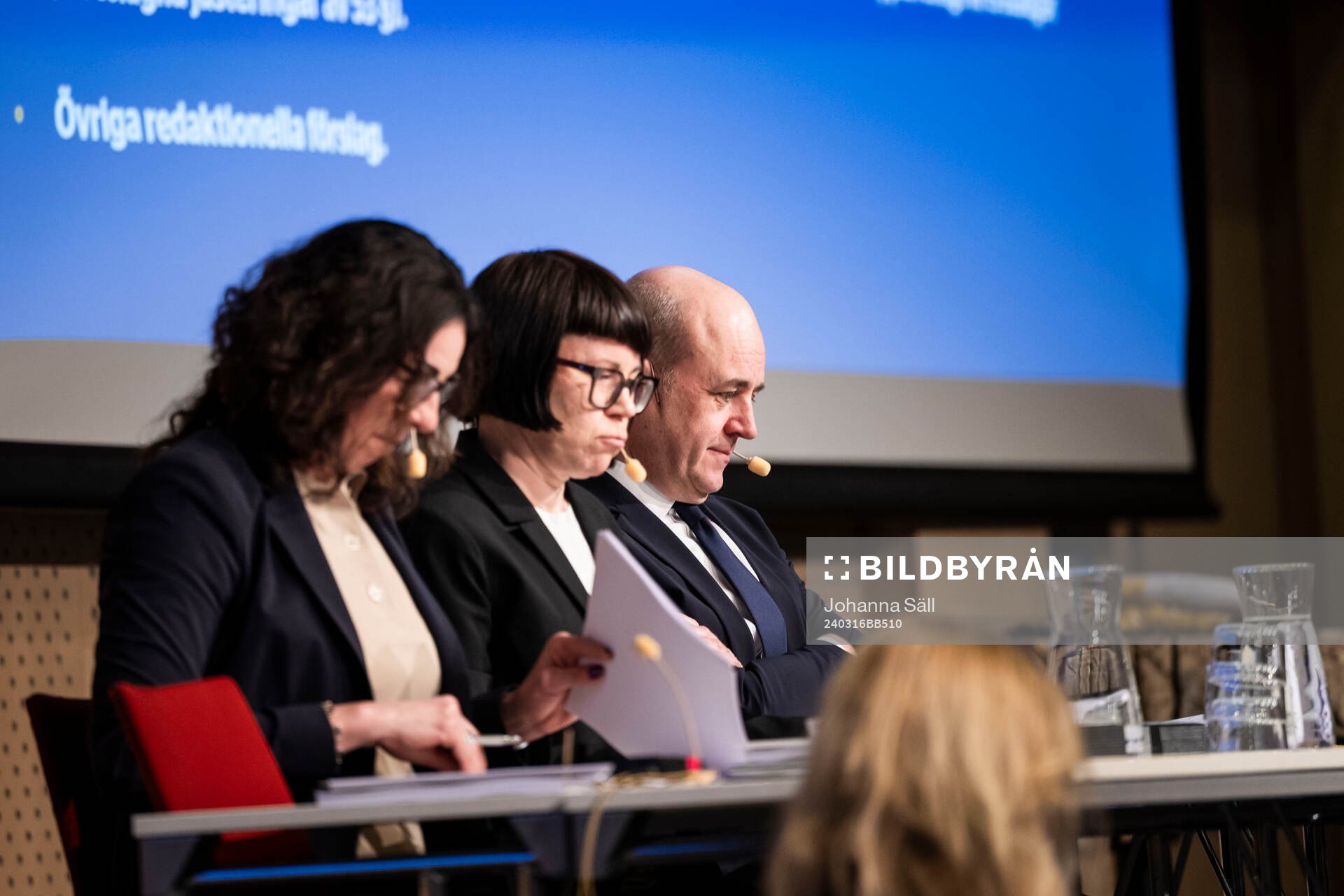 Andrea Möllerberg, generalsekreterare, Kristina Ljungros, mötesordförande, och Fredrik Reinfeldt, ordförande, under Svenska Fotbollförbundets årsmöte den 16 mars 2024 i Stockholm.