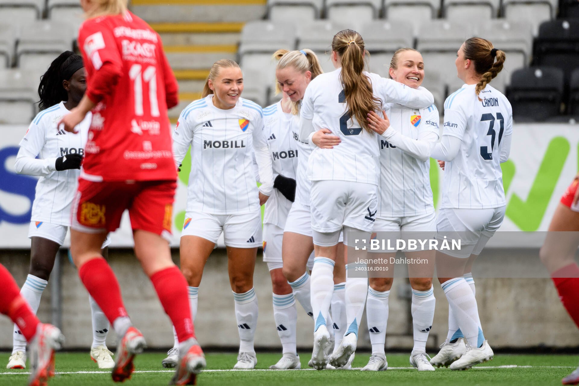 Djurgårdens Olivia Ländin Sjöblom jublar